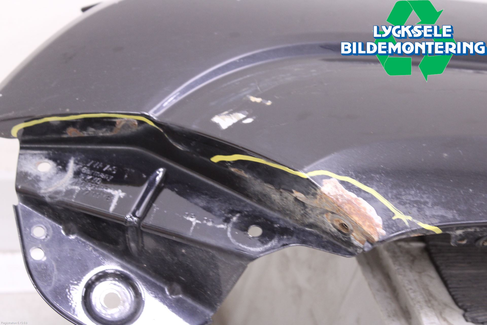 Volkswagen VW AMAROK 2H 10-22 Skärm Fram Vänster
