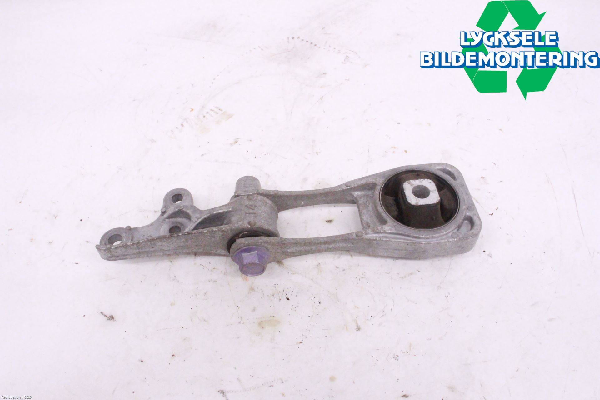 Toyota YARIS XP21 20- Motorfäste