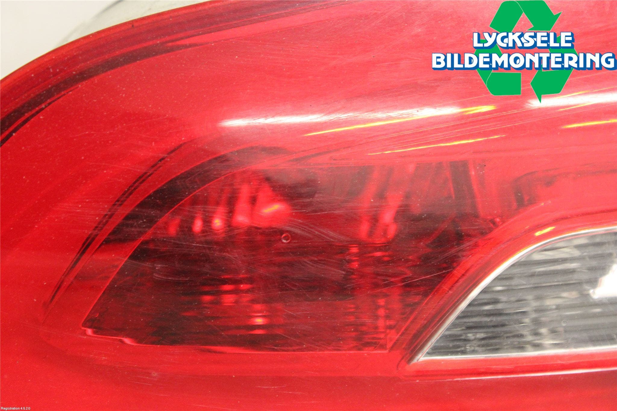 Peugeot 308 14-21 Bakljus Lucka Hö