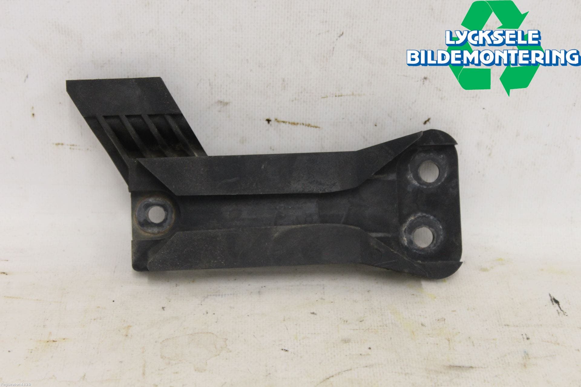 Volvo 940 91-98 Stötfångarfäste Fram Hö