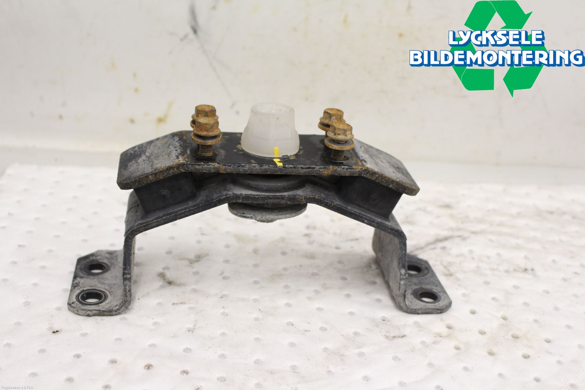 Toyota HILUX 16- Växellådsfäste