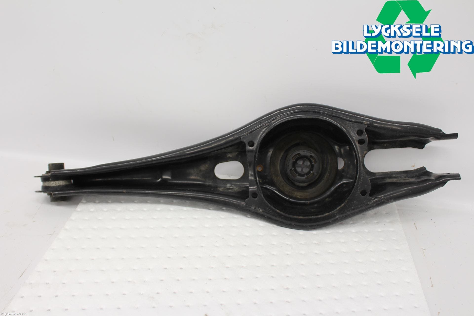 Volkswagen VW PASSAT 20-24 Bärarm Bak Höger