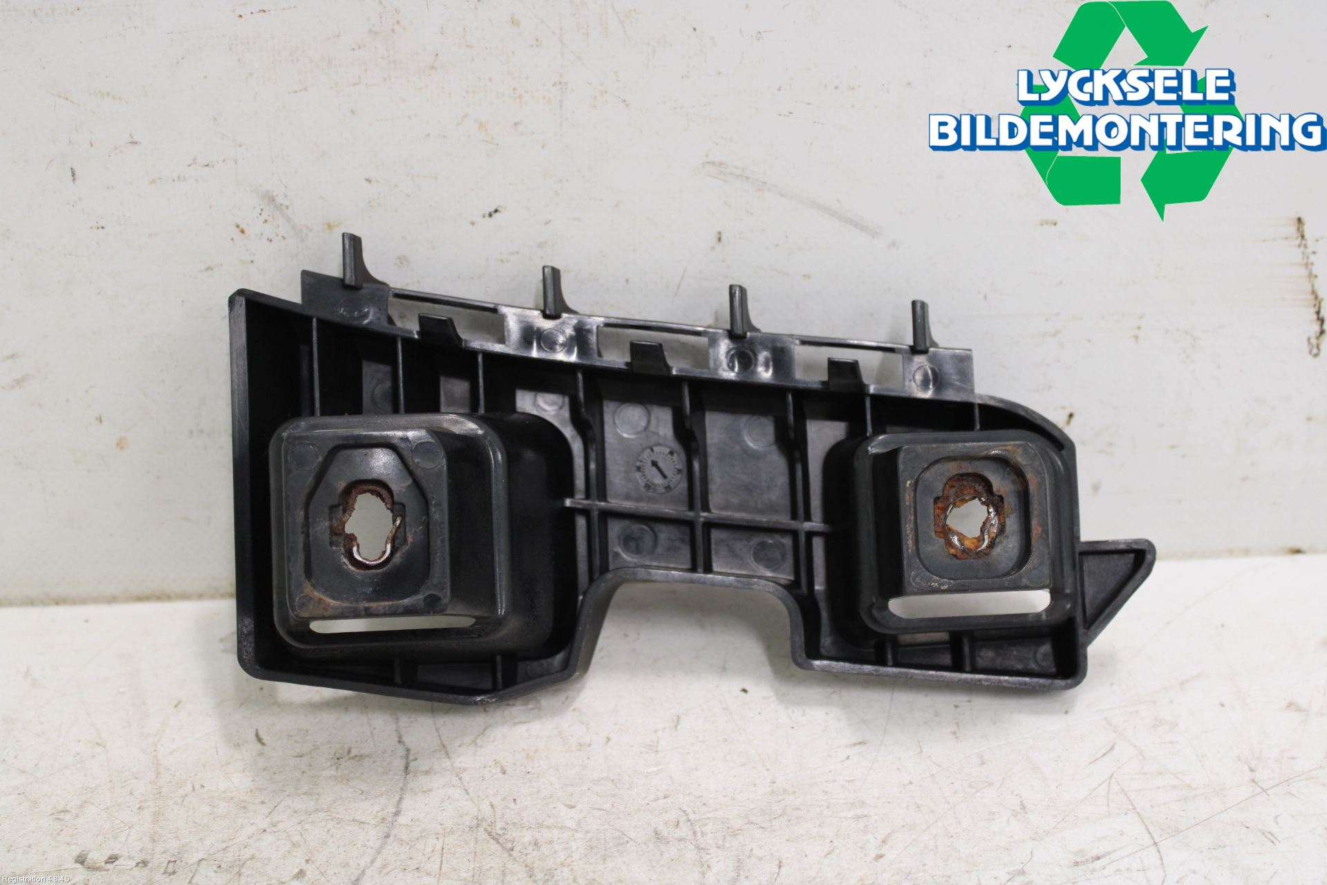 Mercedes-Benz MB C-KLASS (W204) 07-15 Stötfångarfäste Bak Hö