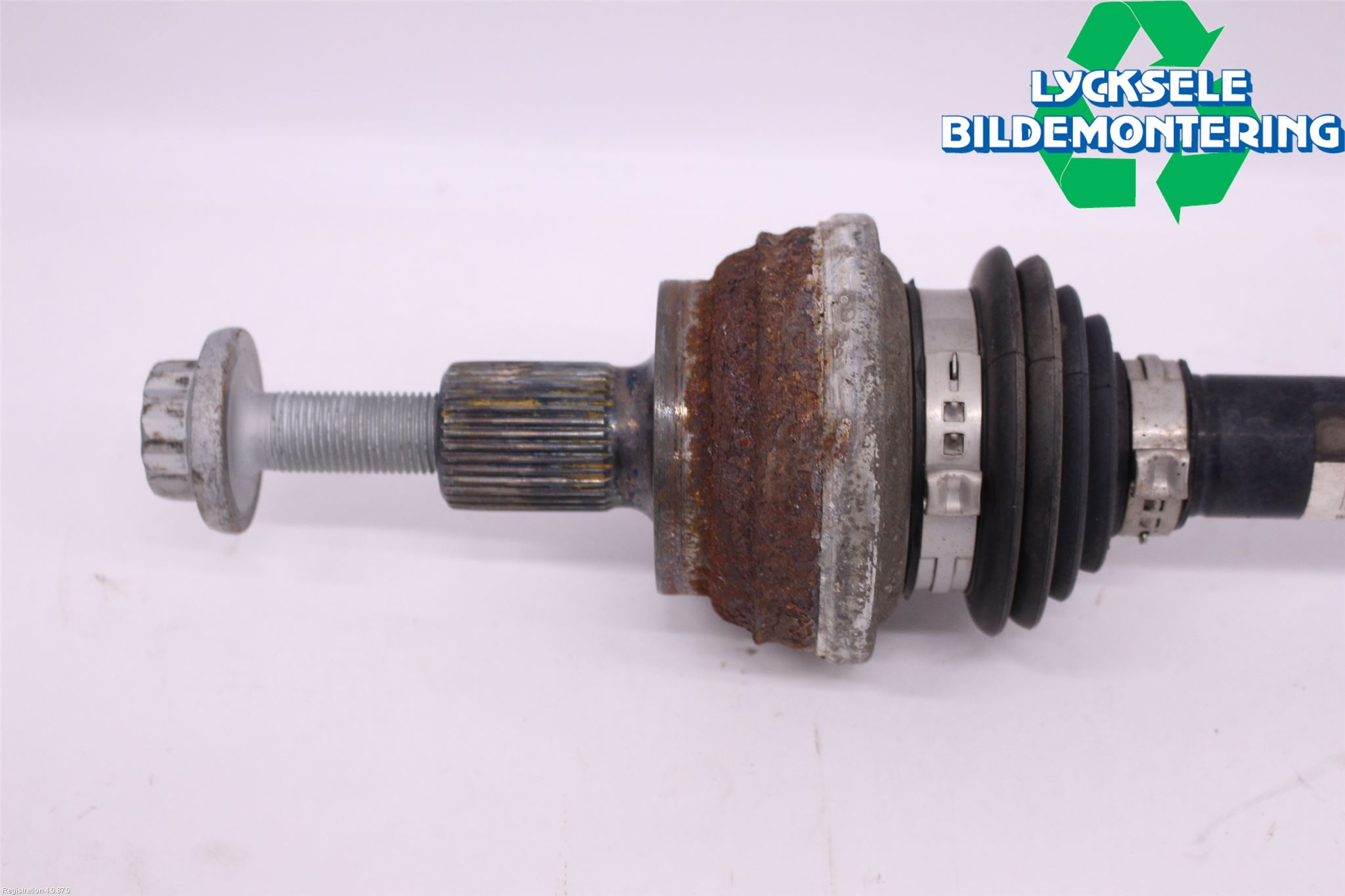 Volkswagen VW PASSAT 20-24 Drivaxel Bak Vänster