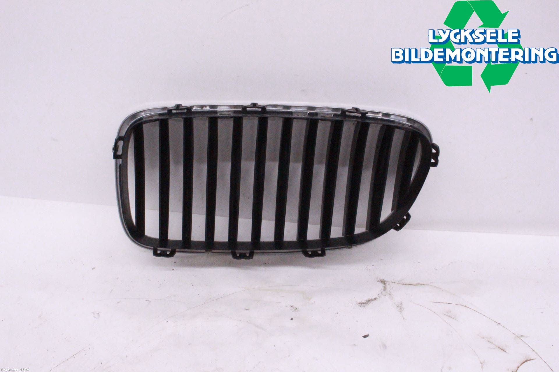 BMW 5 F10/F11/F18 09-17 Grilldel Höger