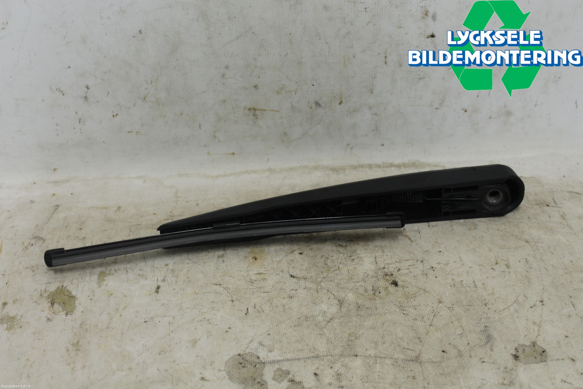 Opel ASTRA L 22- Torkararm-Bakruta