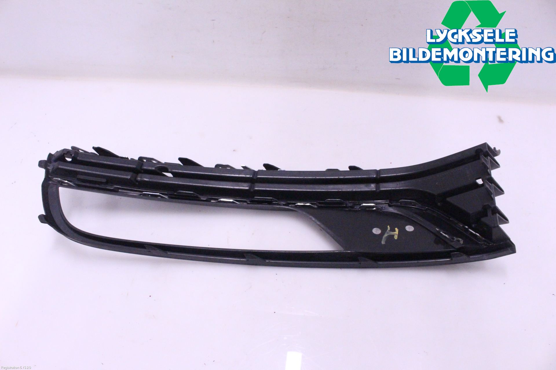 Volkswagen VW PASSAT 11-14 Dimljussarg Fram