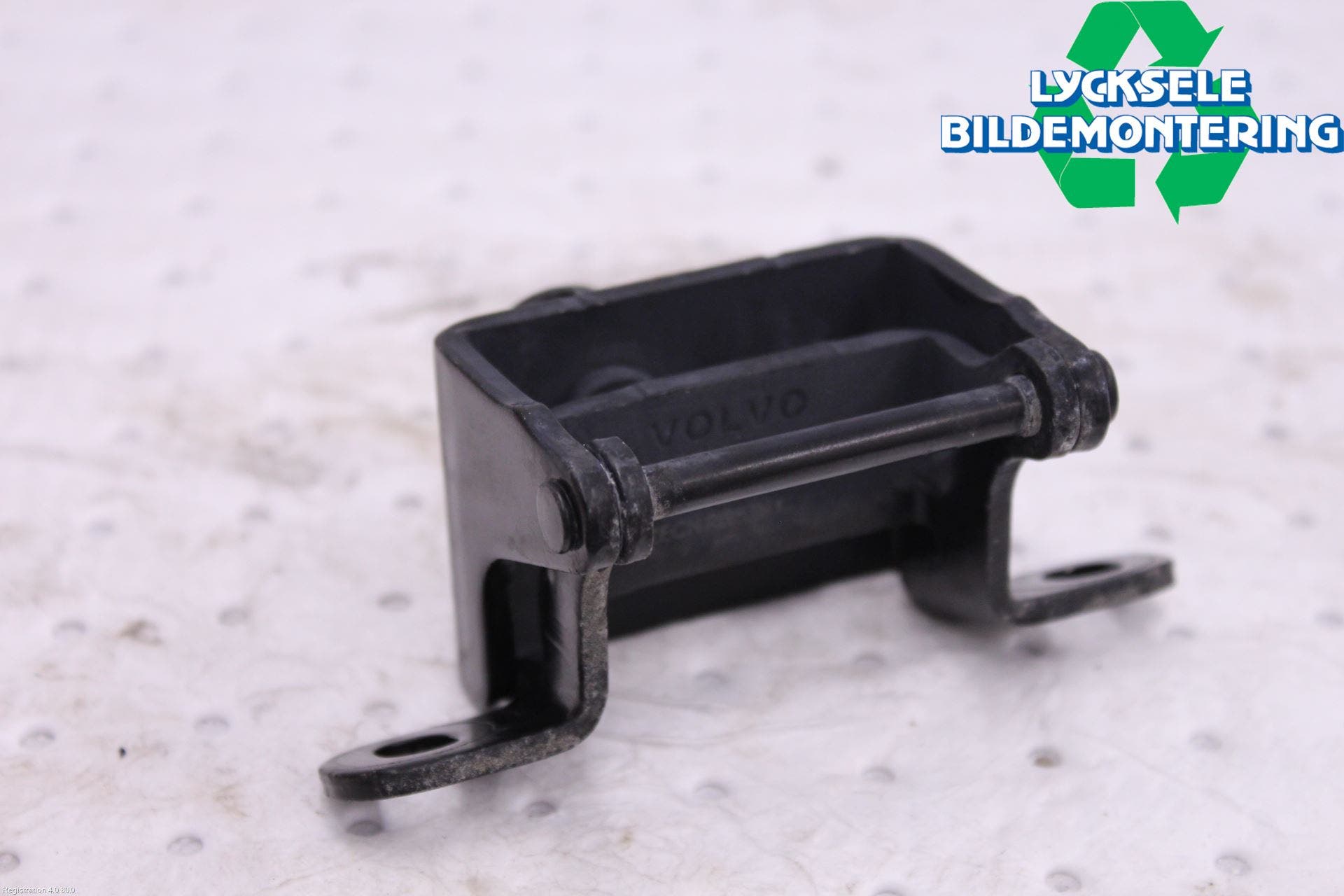 Volvo V90 17->> Bakluckegångjärn Hö