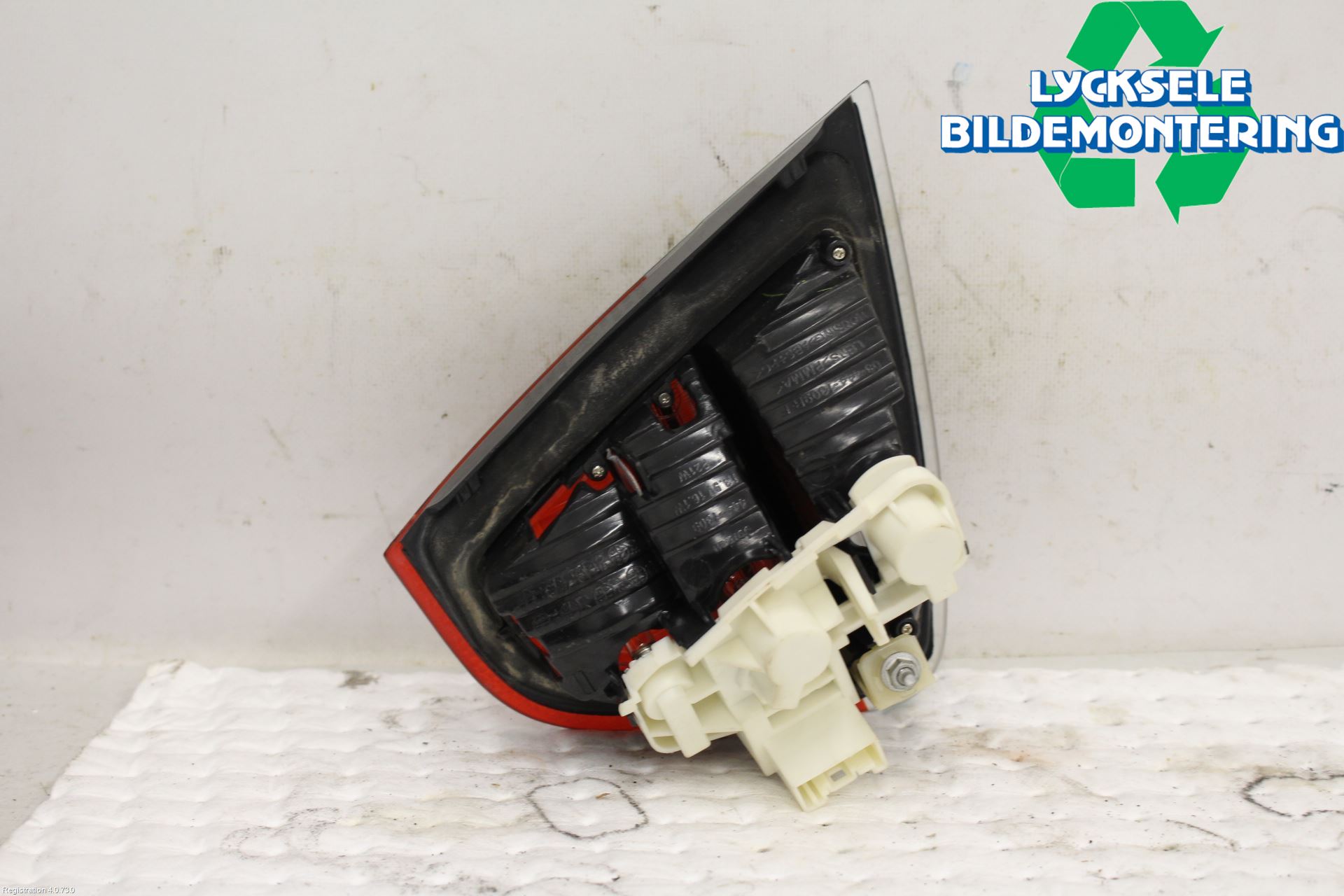 BMW 3 E90/91 SED/TOU 05-12 Bakljus Lucka Hö