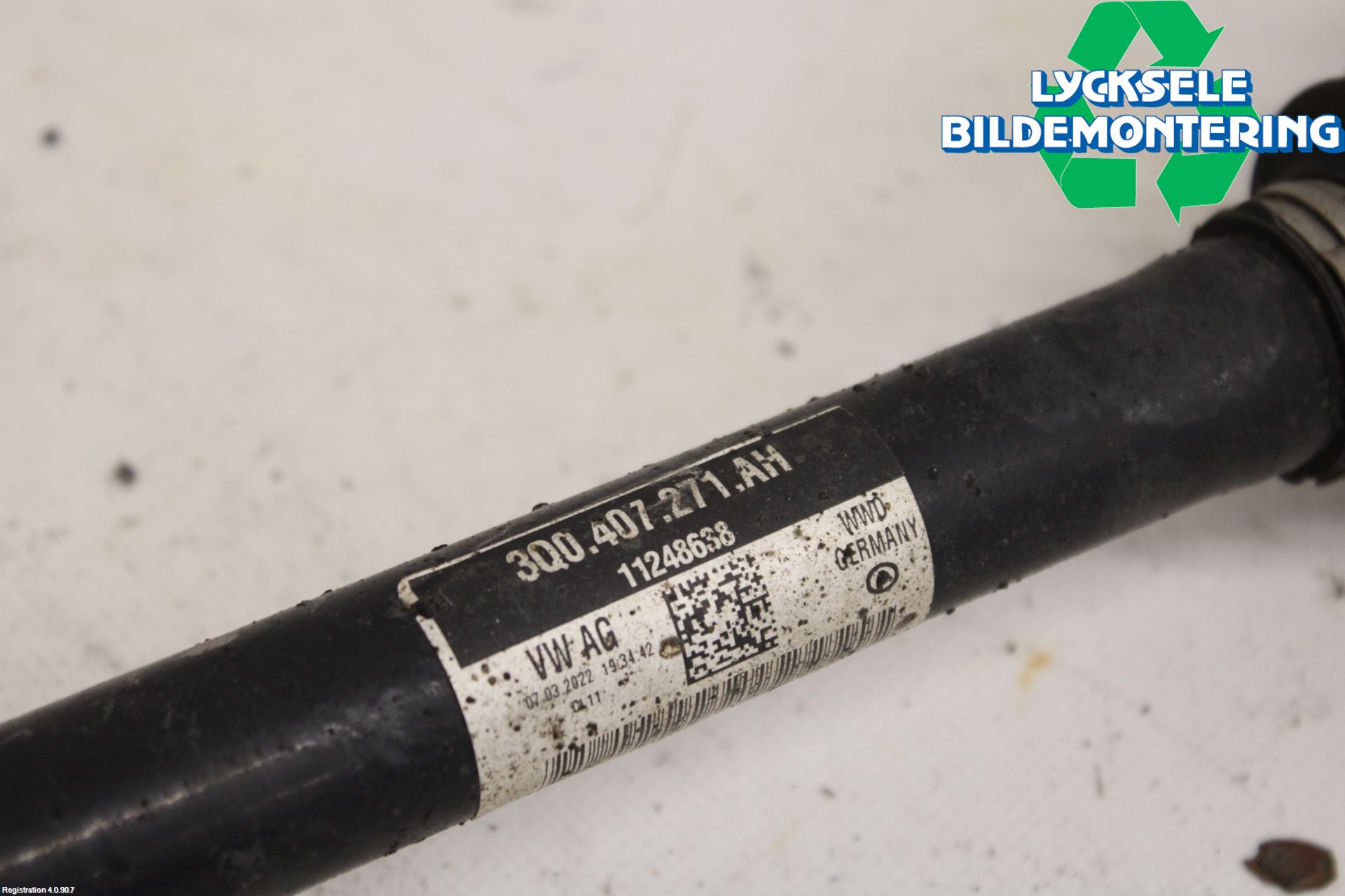 Volkswagen VW PASSAT 20-24 Drivaxel Fram Vänster