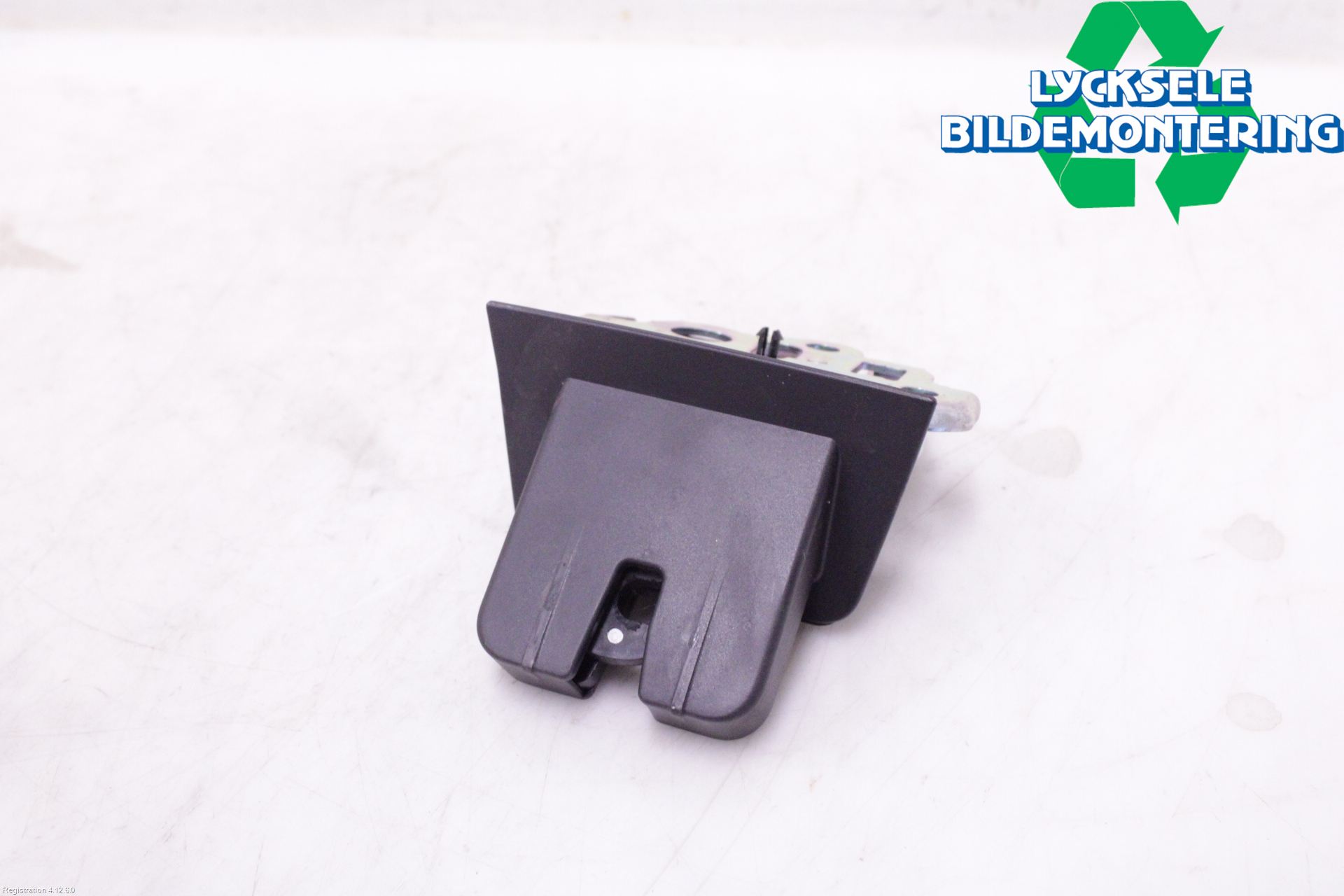 Audi Q3 8U 12-18 Låskista Baklucka