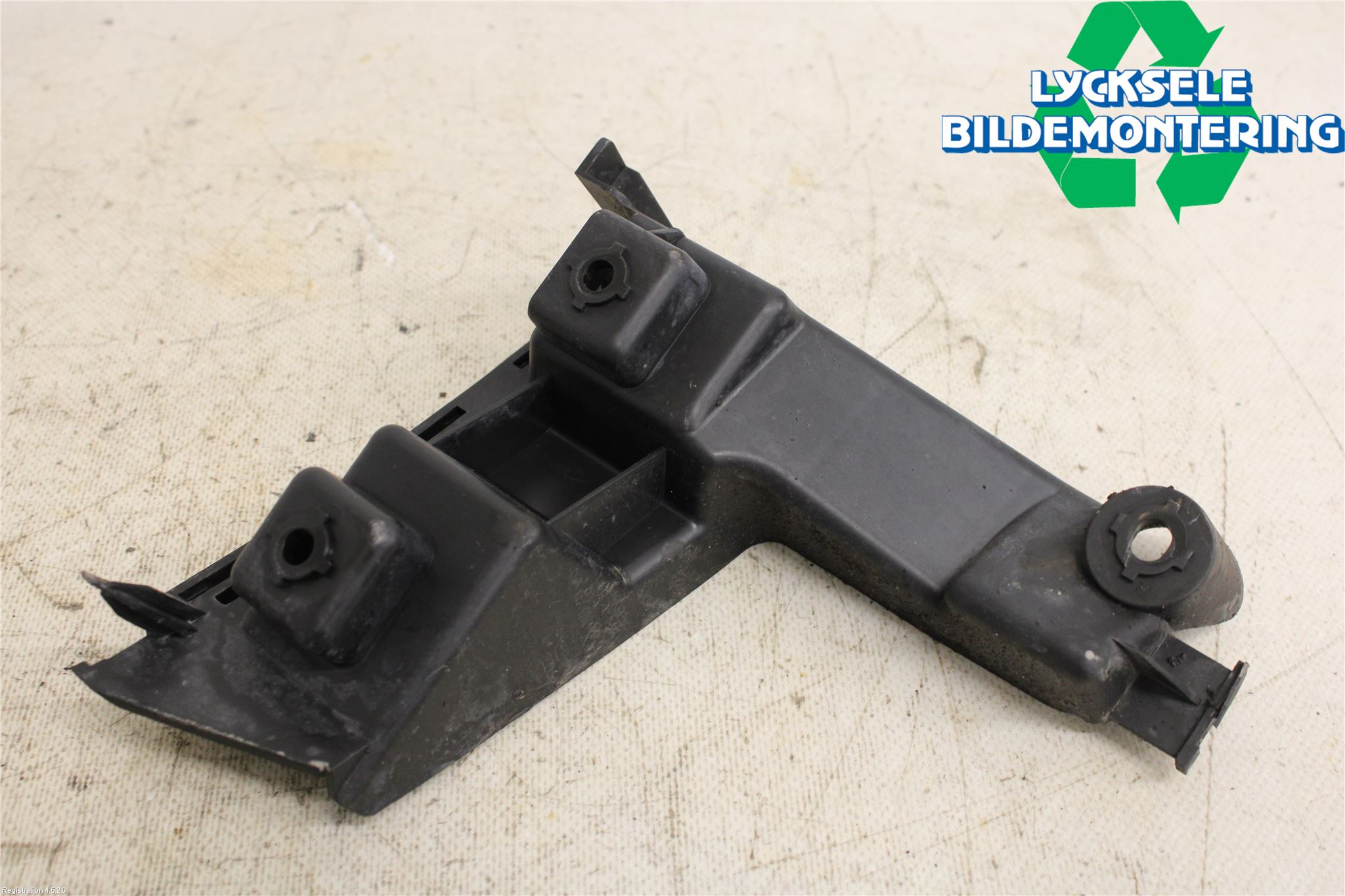 Volvo V70 08-13 Stötfångarfäste Bak Hö