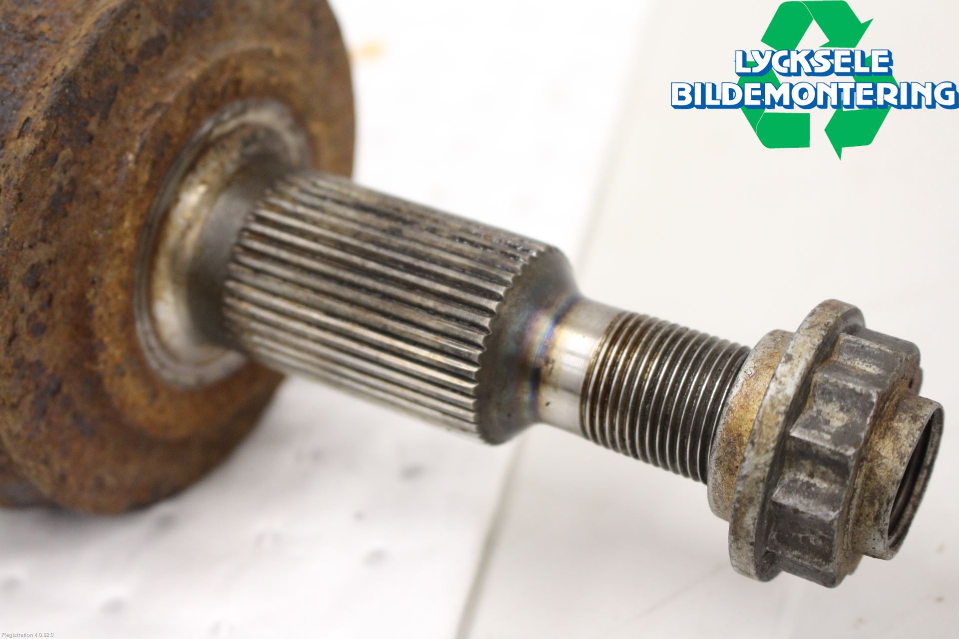 Volkswagen VW TRANSP/CARAVELLE (T5) 04-15 Drivaxel Fram Vänster