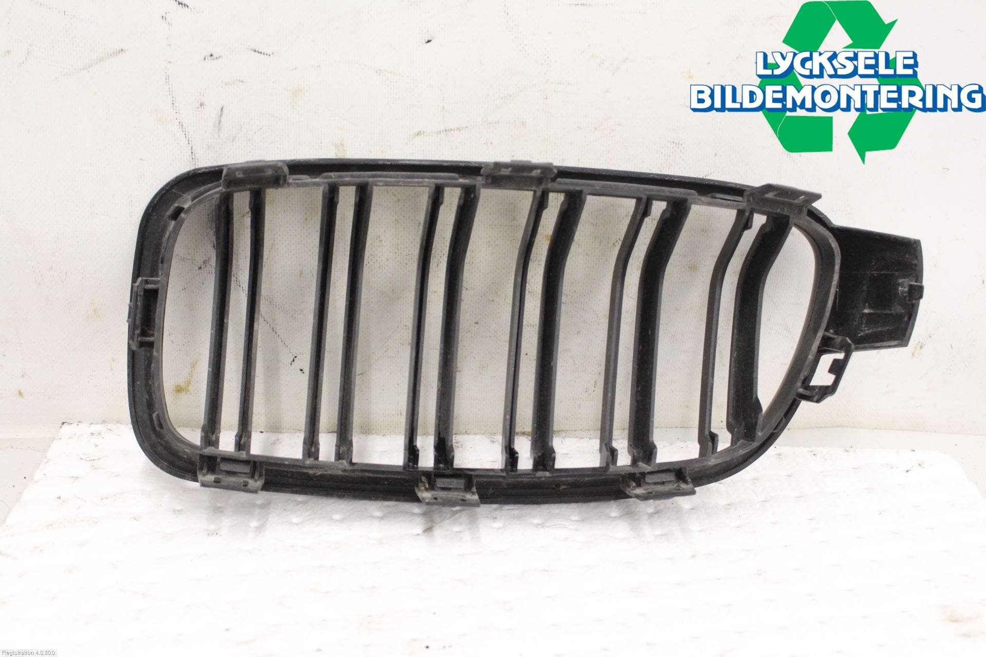 BMW 3 F30/F31/F80 12-19 Grilldel Höger