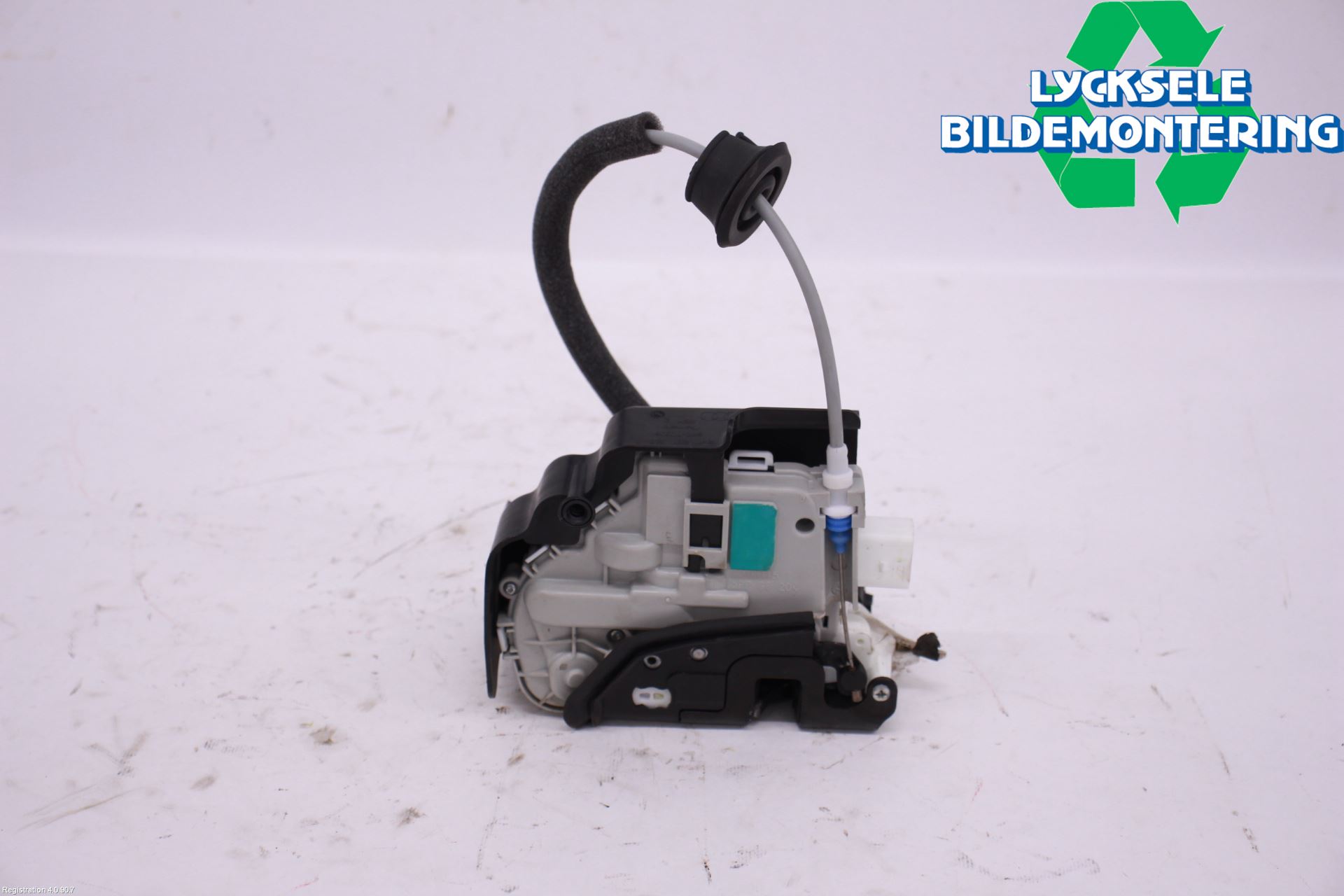 Audi A4 ALLROAD 17- Låskista-Dörrlås