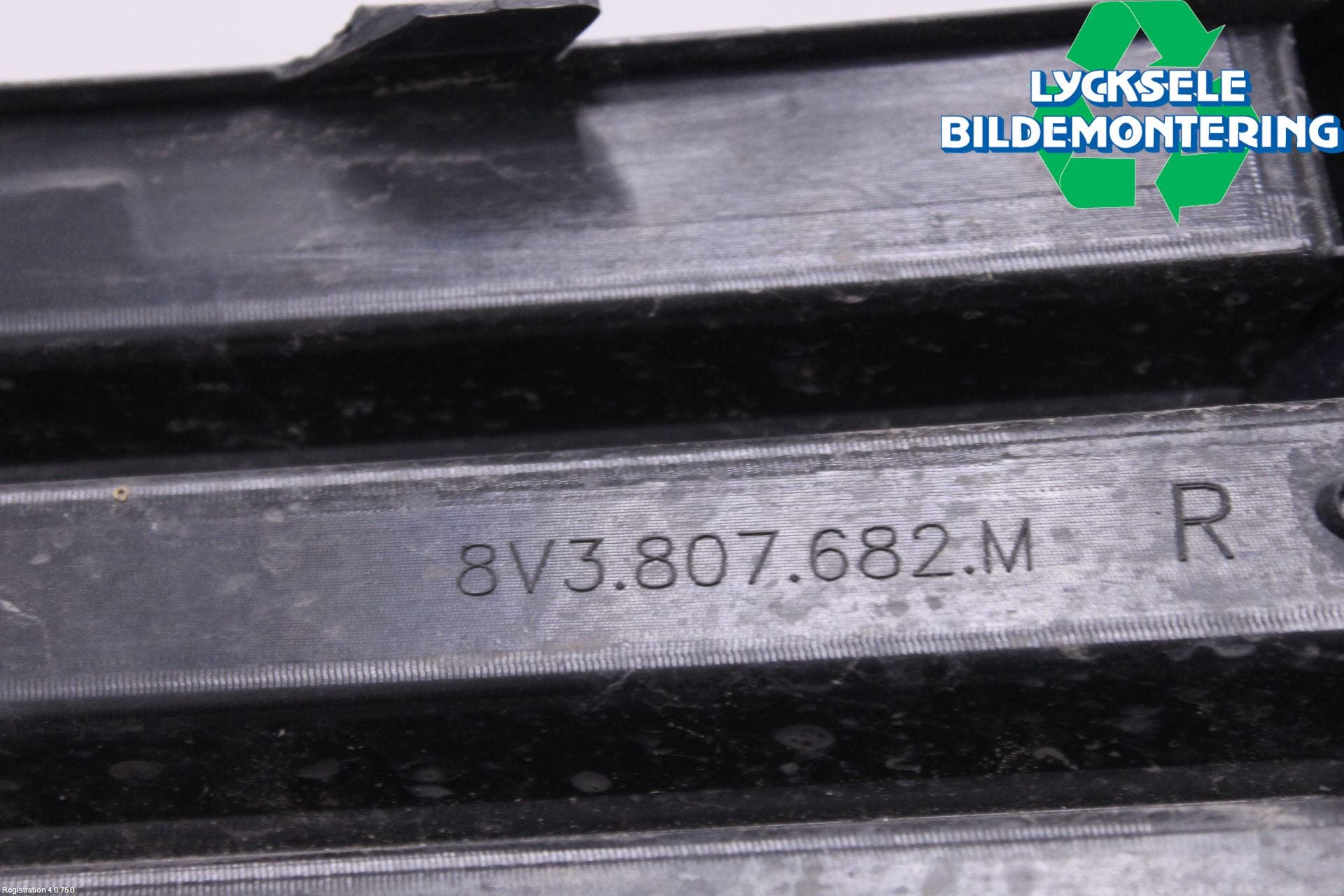 Audi A3/S3 8V 13-20 Grilldel Höger