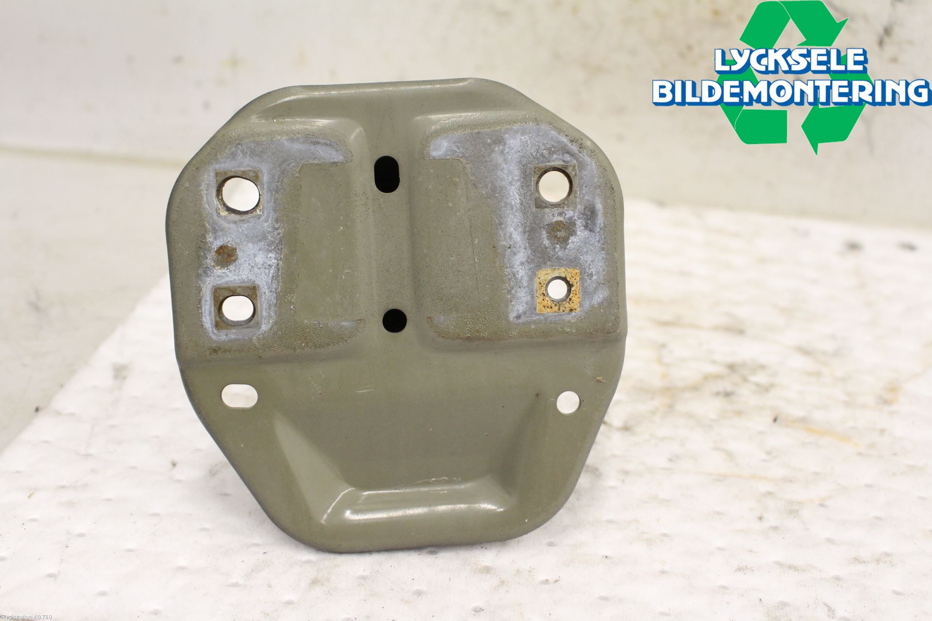 Nissan JUKE 10-14 Stötfångarbärjärn Bak