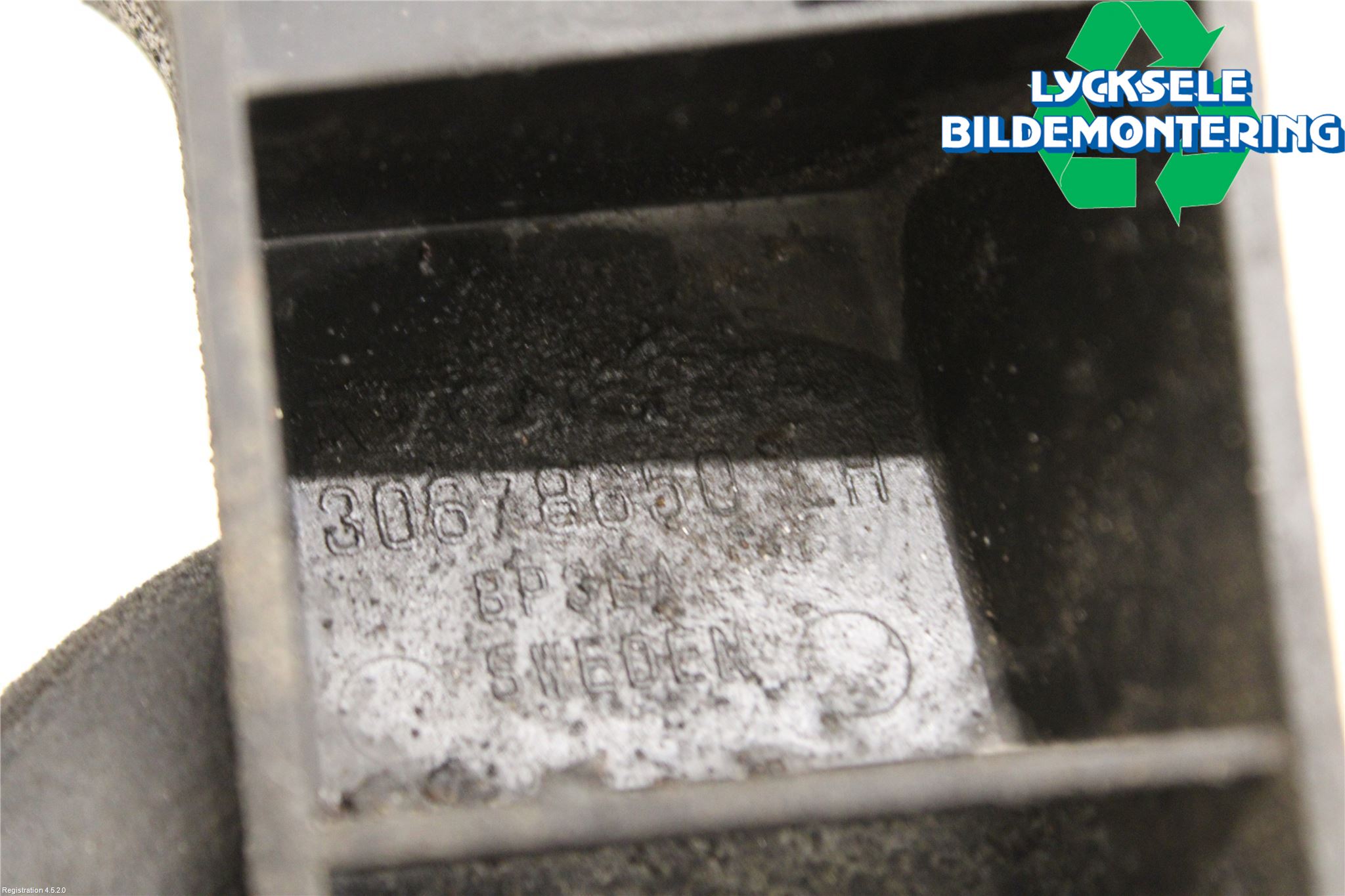 Volvo V70 08-13 Stötfångarfäste Bak Vä