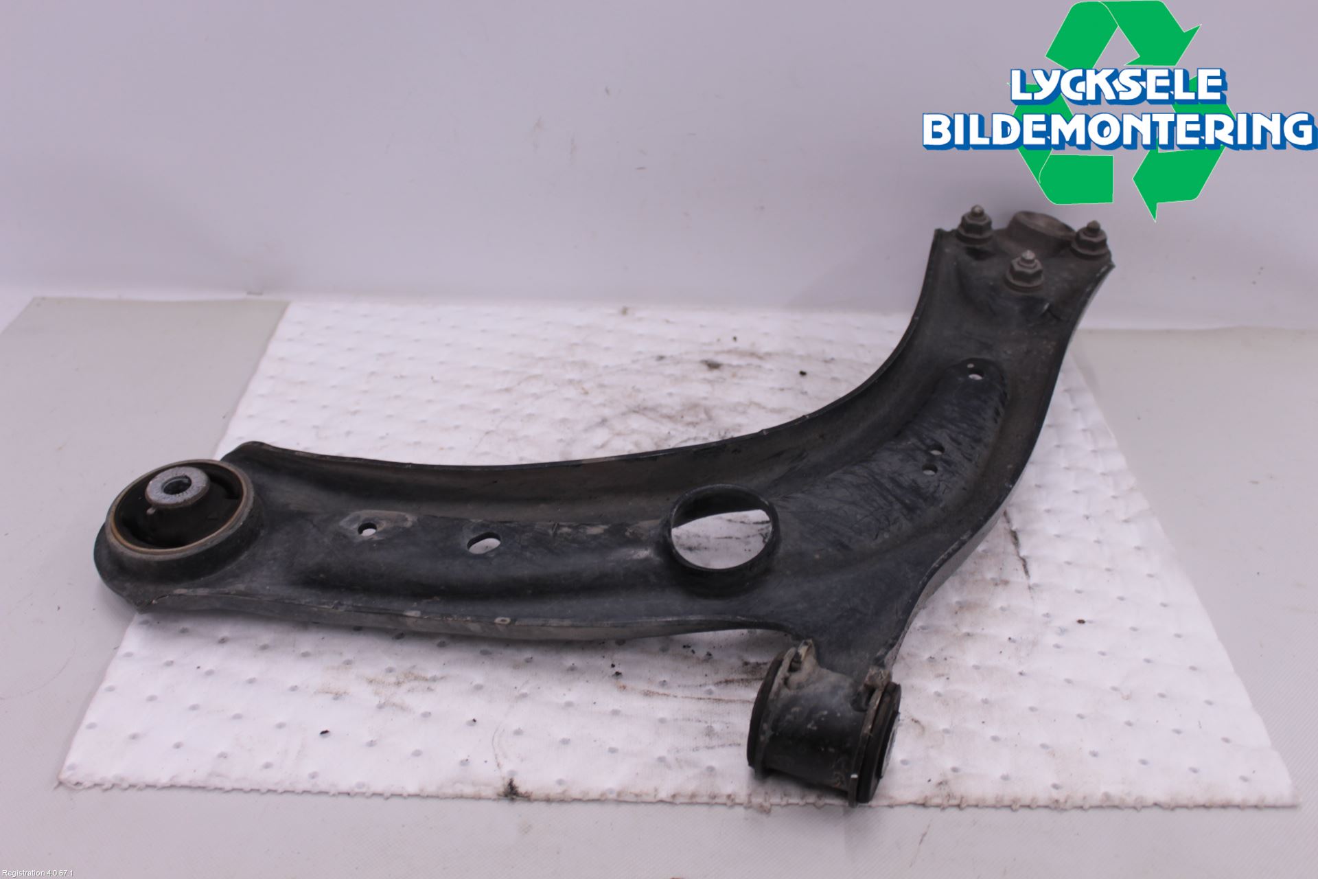 Seat ATECA 16->> Bärarm Fram Undre Hö