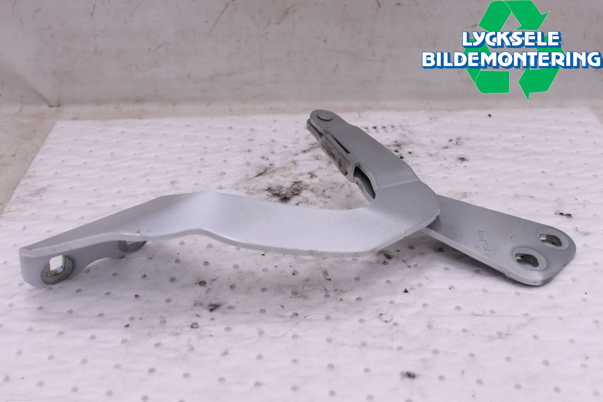 Ford KUGA 08-12 Huvgångjärn