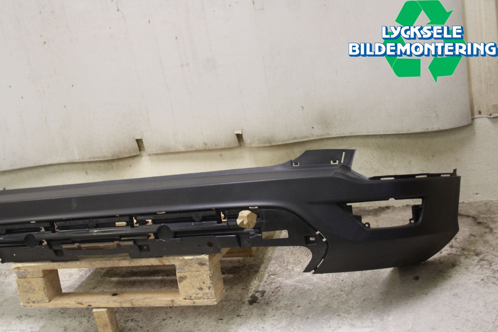 Ford KUGA 17-19 Stötfångarbeklädnad Bak