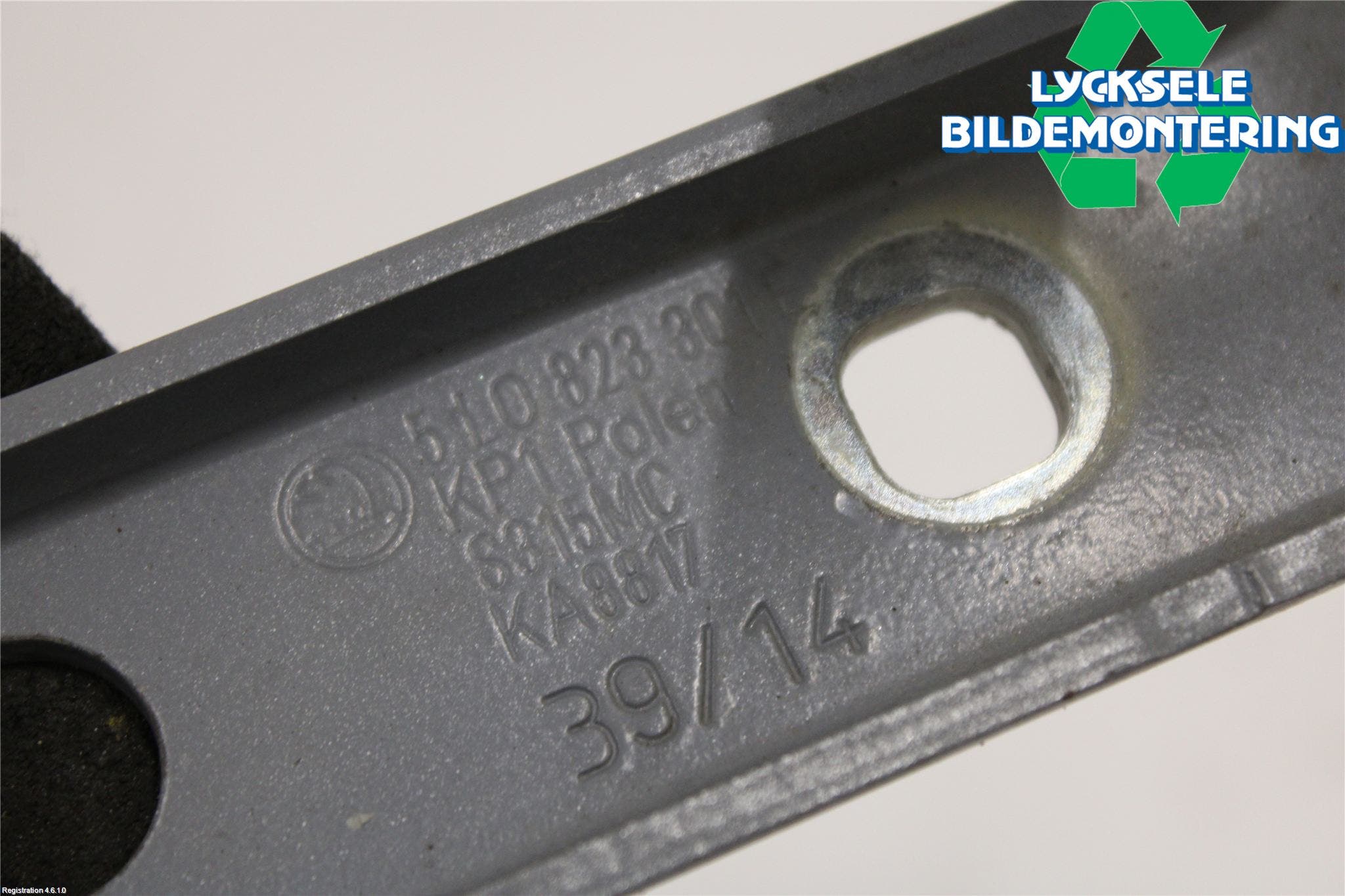 Skoda YETI Huvgångjärn