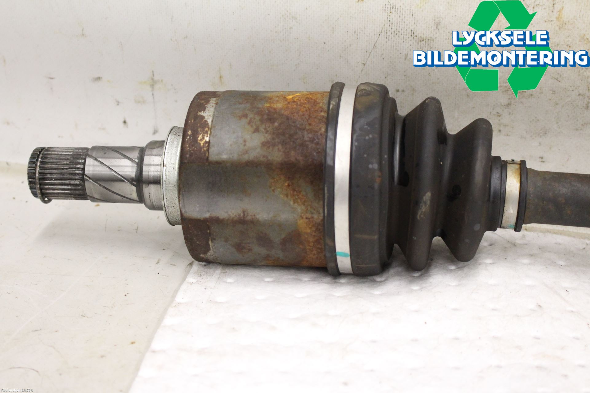 Nissan X-TRAIL 14-21 Drivaxel Fram Vänster