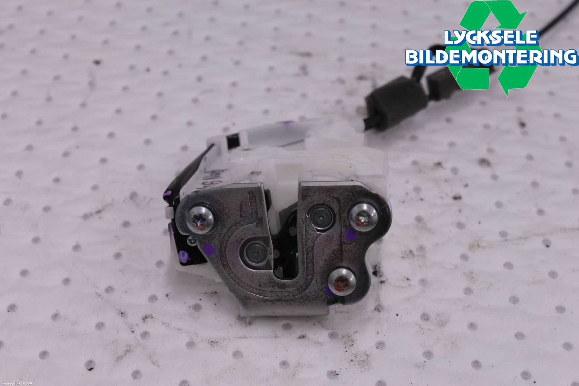 Mitsubishi L200 16-23 Låskista-Dörrlås