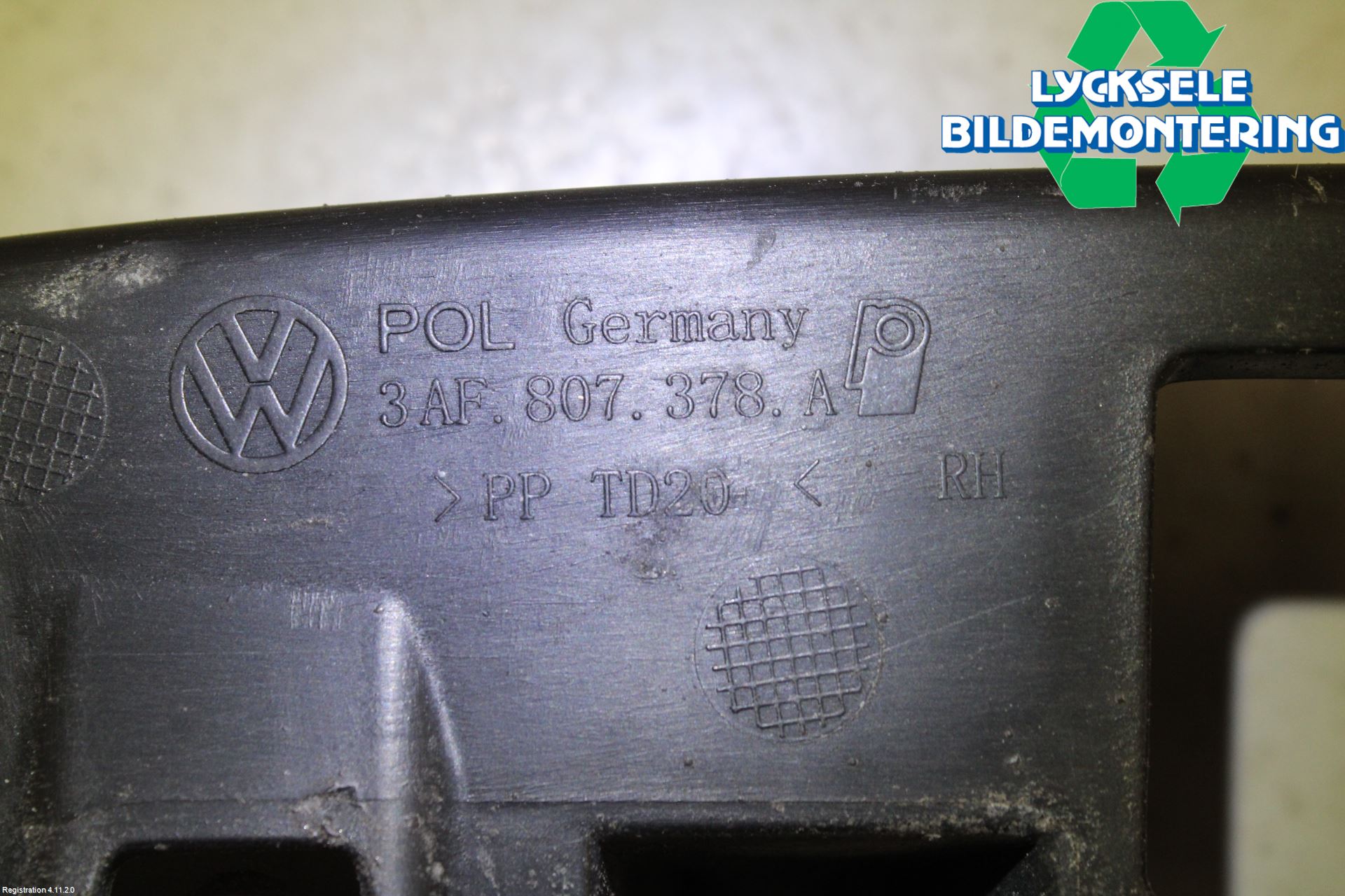 Volkswagen VW PASSAT 11-14 Stötfångardel Bak Hö