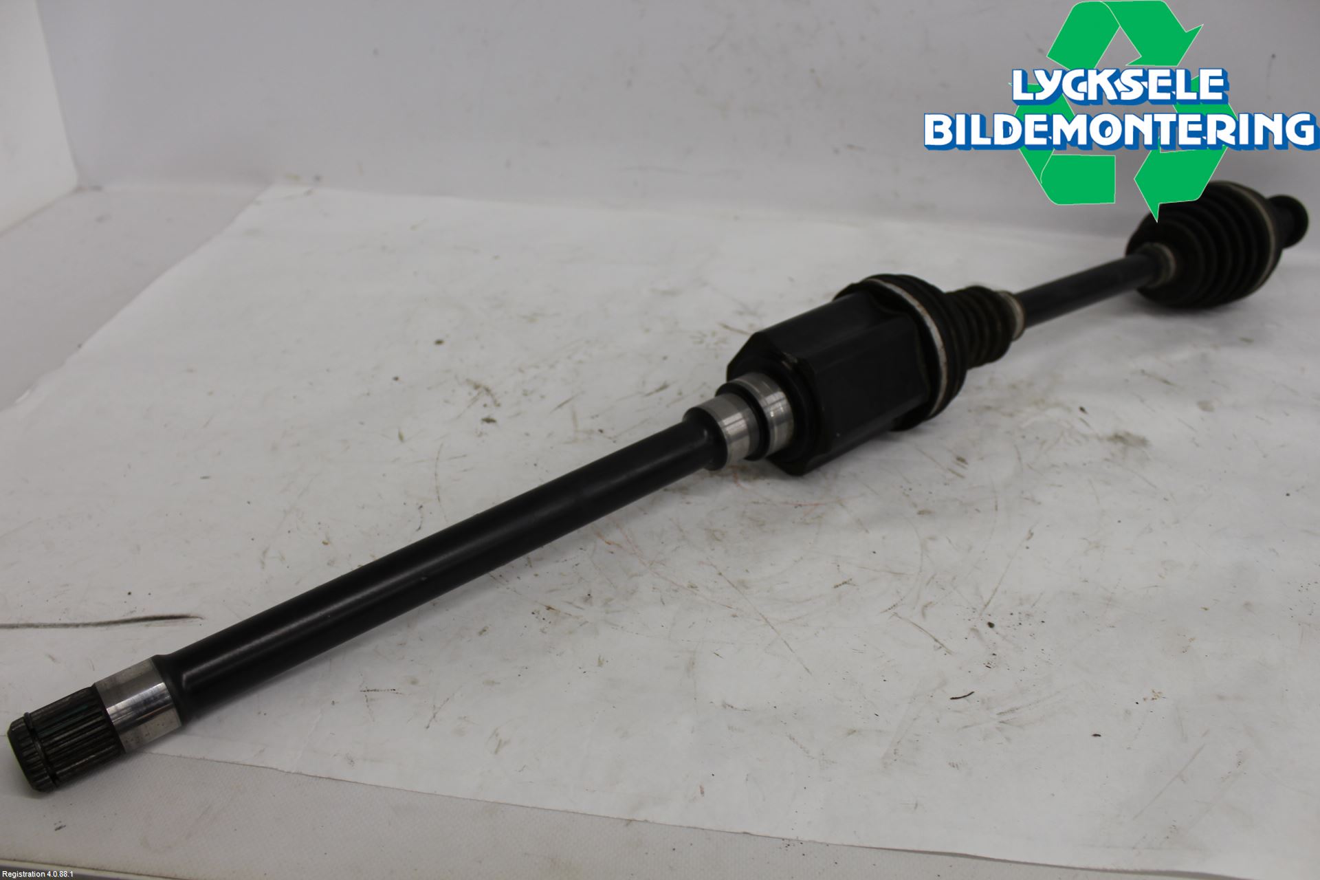 BMW 5 F10/F11/F18 09-17 Drivaxel Bak Höger