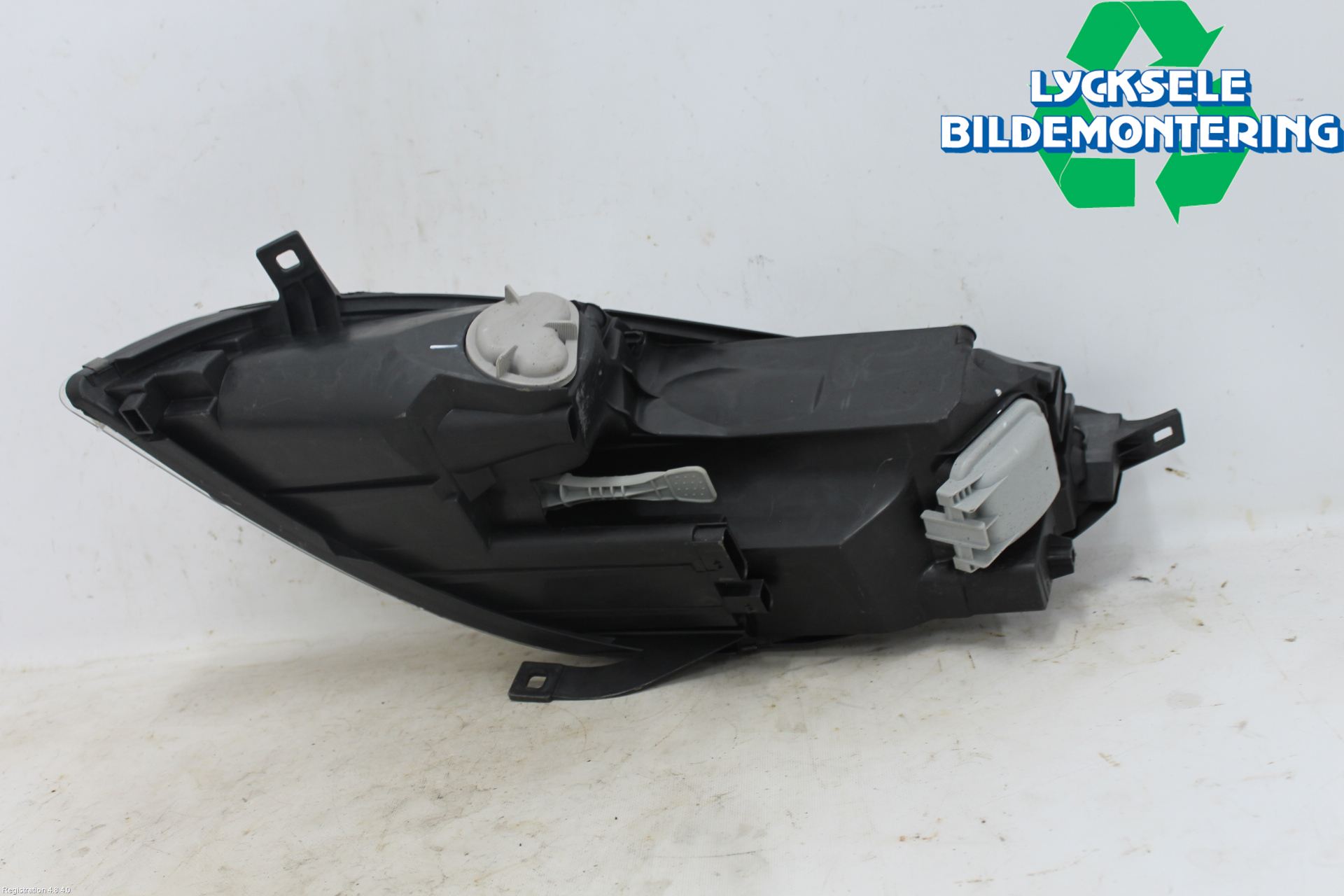 Mitsubishi COLT   04-08 Strålkastare Höger