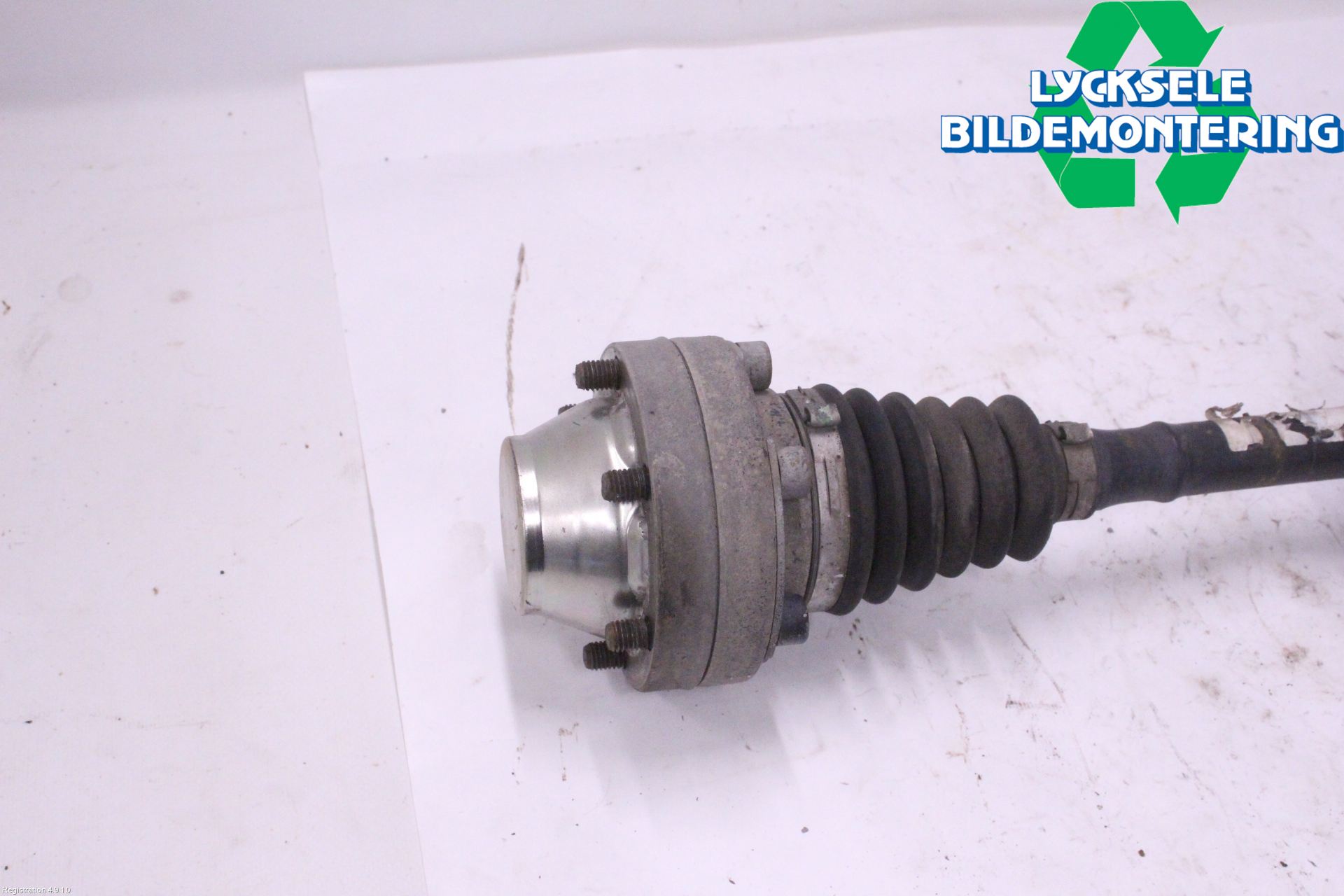 Volkswagen VW AMAROK 2H 10-22 Drivaxel Fram Höger