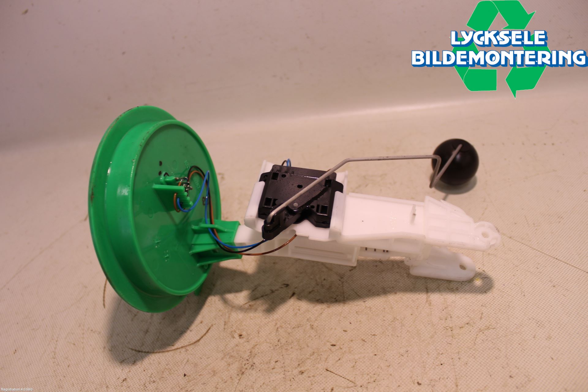 Volkswagen VW PASSAT 15-19 Givare Tank