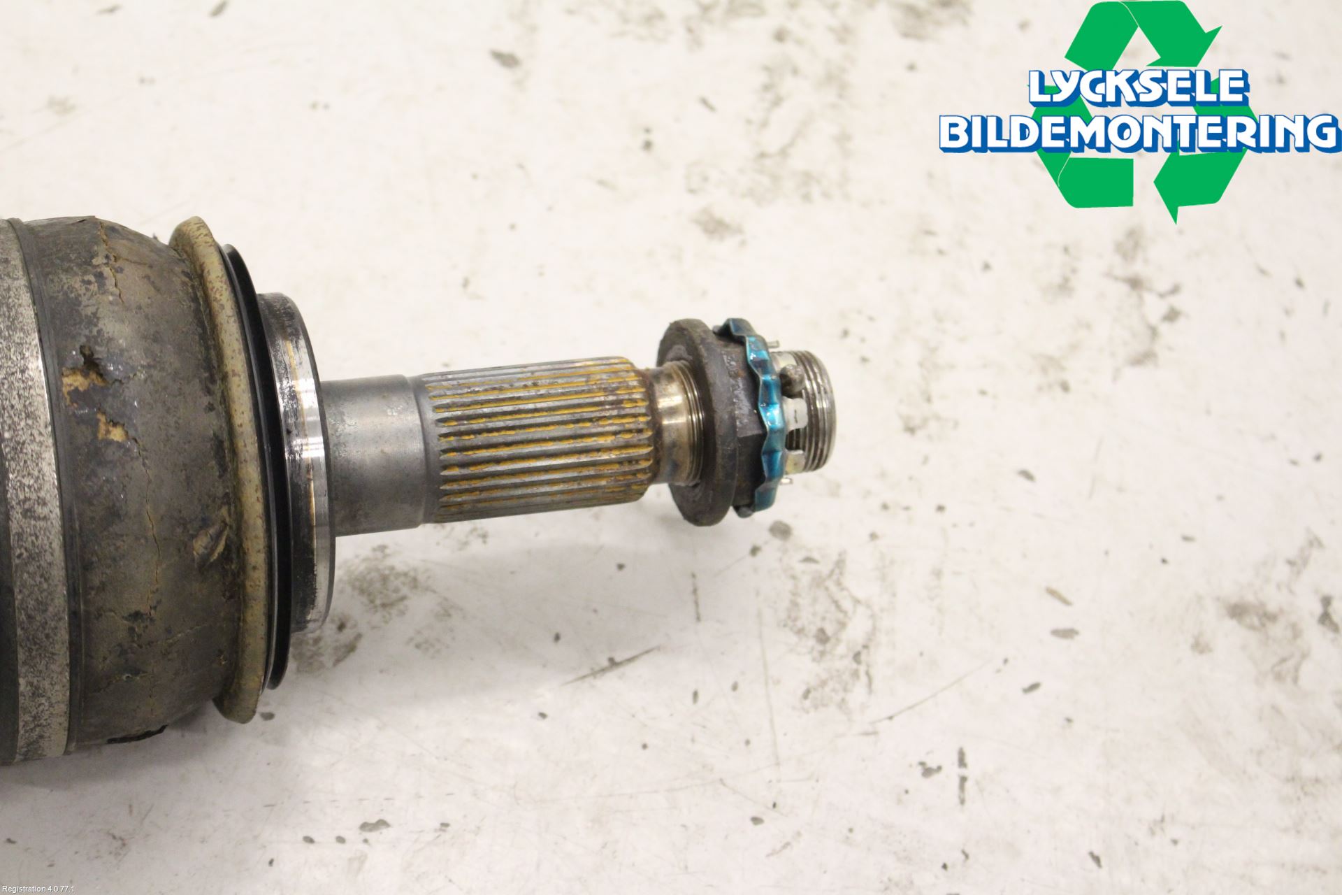 Toyota HILUX 05-16 Drivaxel Fram Höger