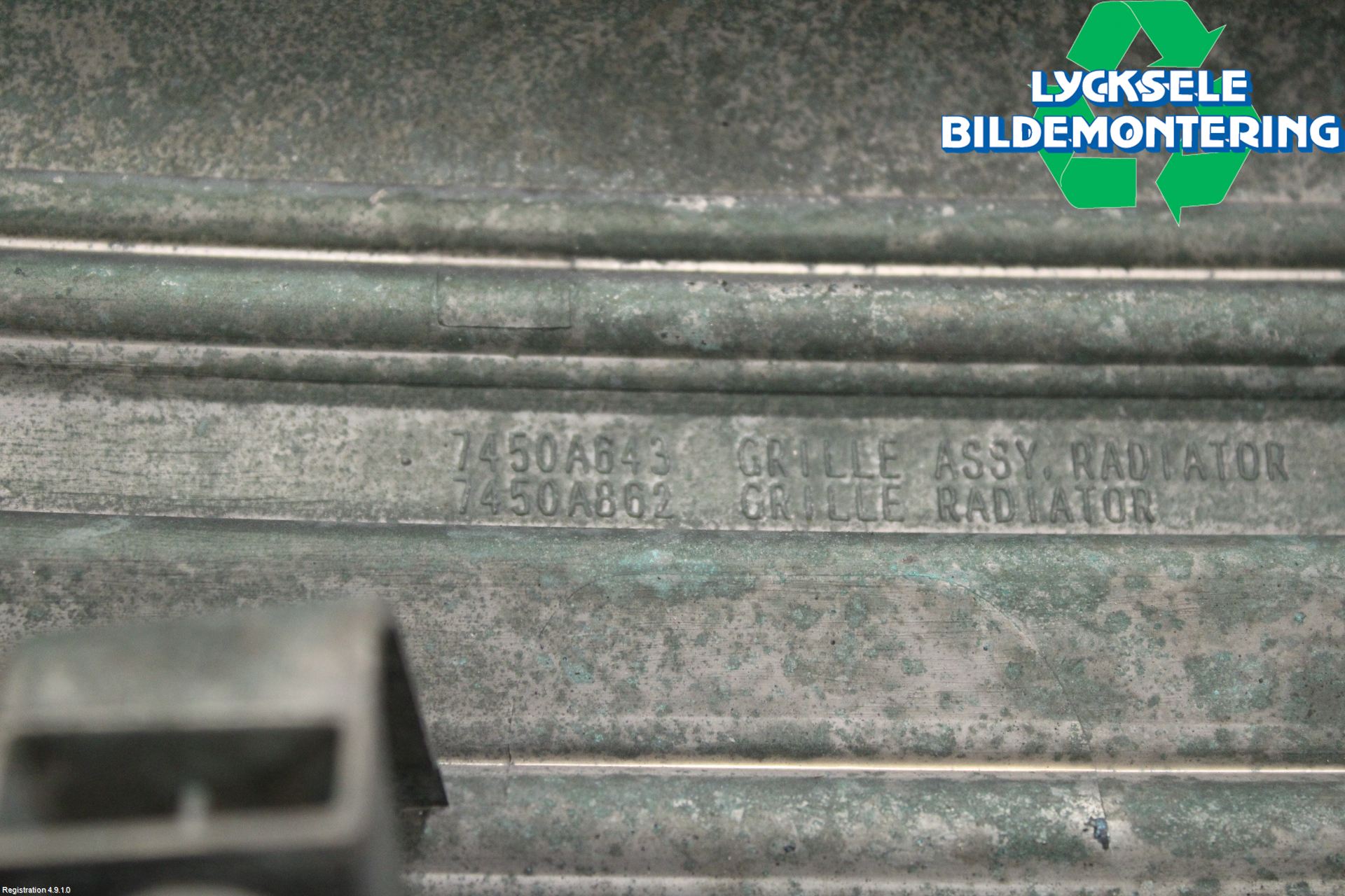 Mitsubishi OUTLANDER 13-21 Grill Komp