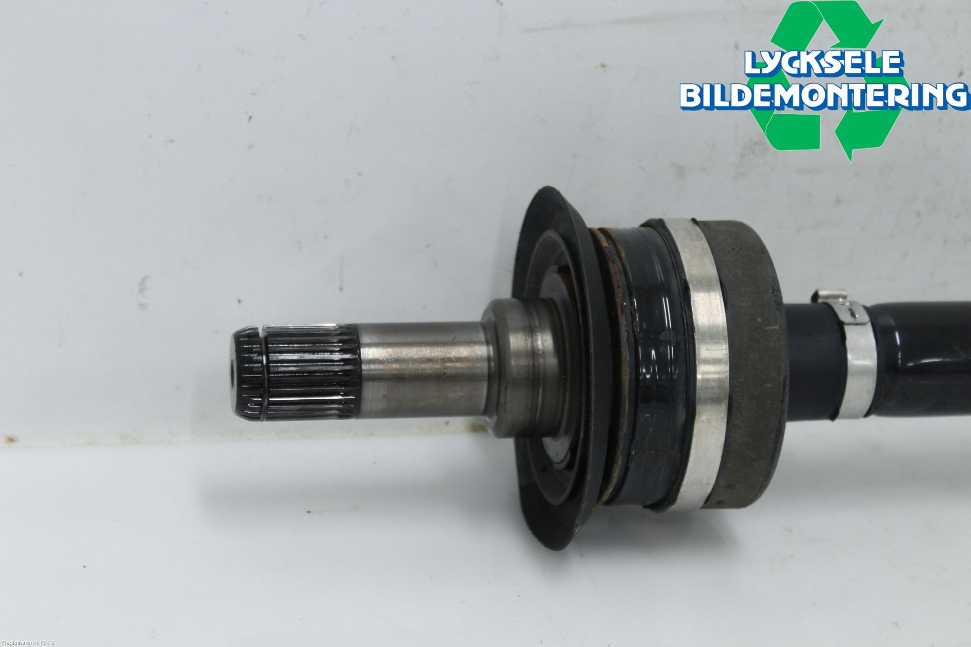 BMW 5 G30/G31/F90 17-23 Drivaxel Bak Vänster
