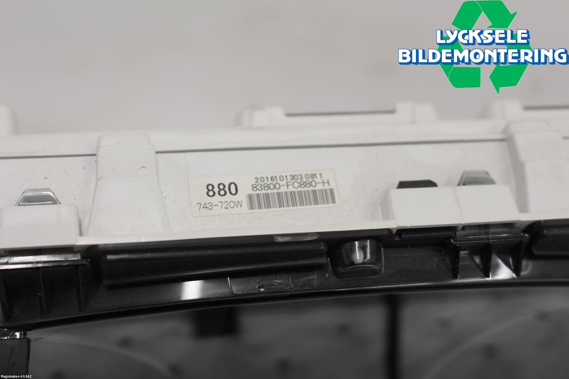 Toyota HILUX 16- Instrument Komb