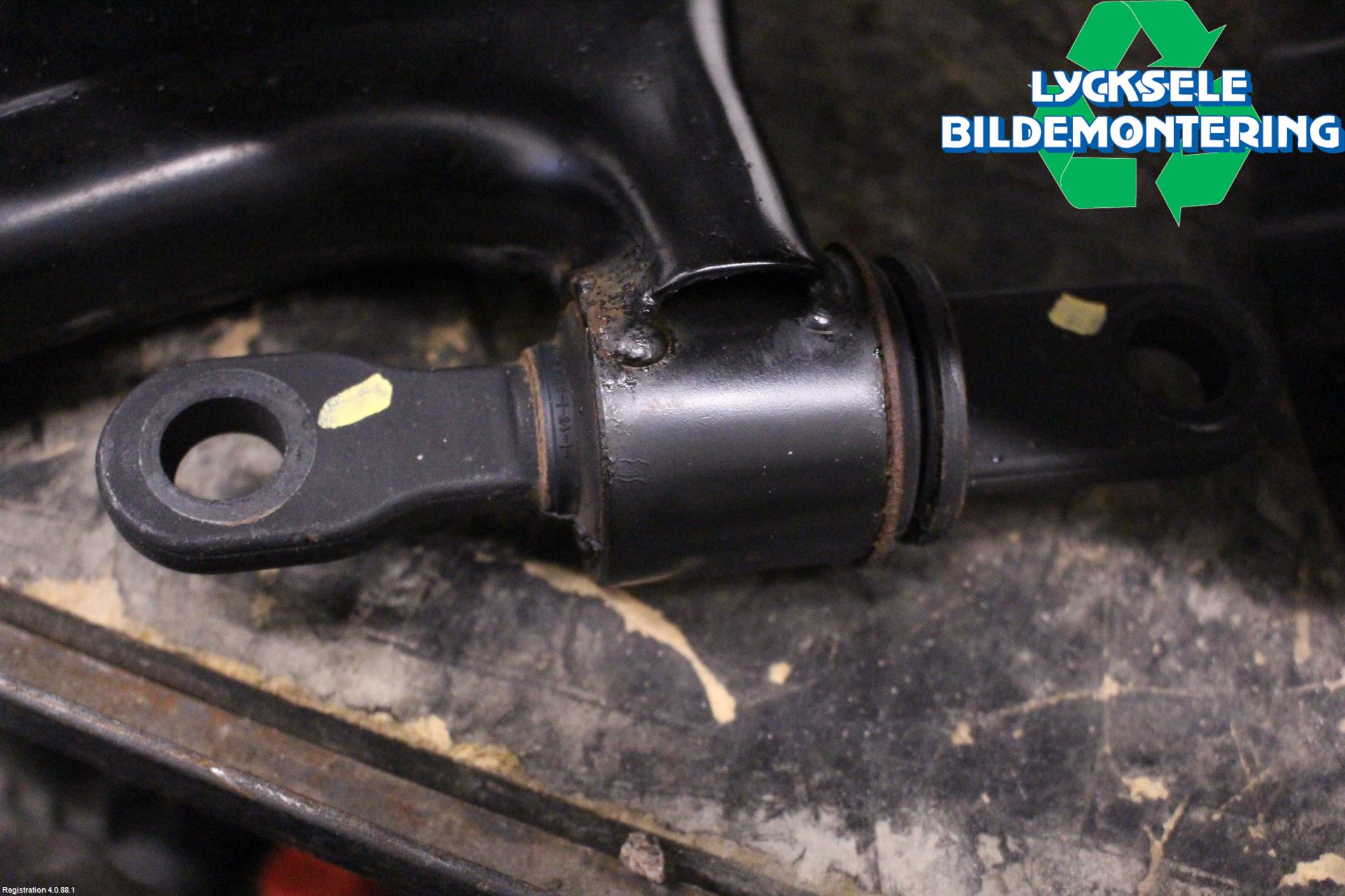 Kia SORENTO 21- Bärarm Fram Undre Vä