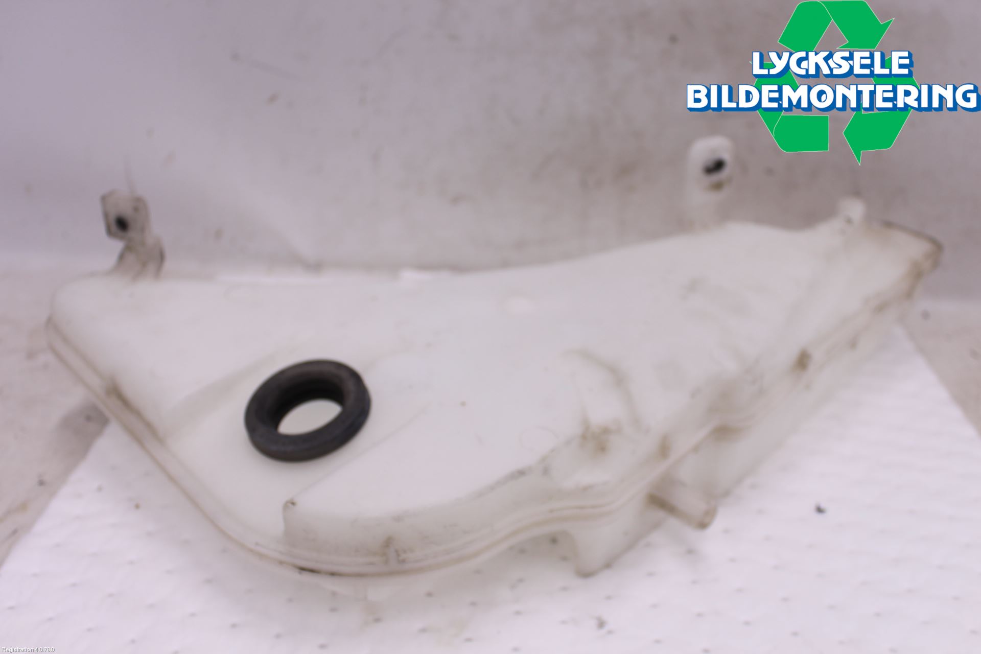 Audi A6 ALLROAD 12-18 Spolartank Vindruta-Strål