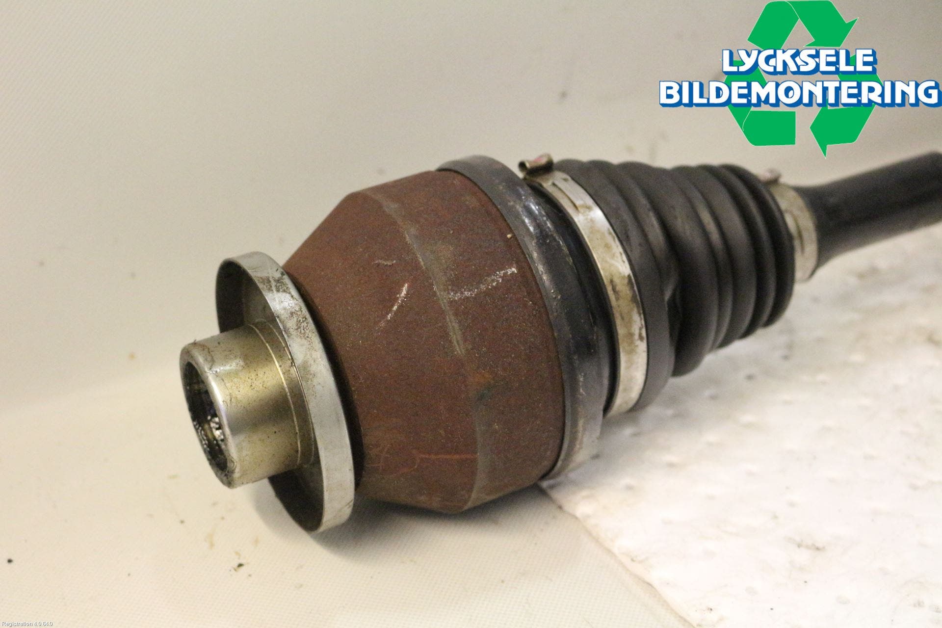 Volkswagen VW TRANSP/CARAVELLE (T5) 04-15 Drivaxel Fram Vänster