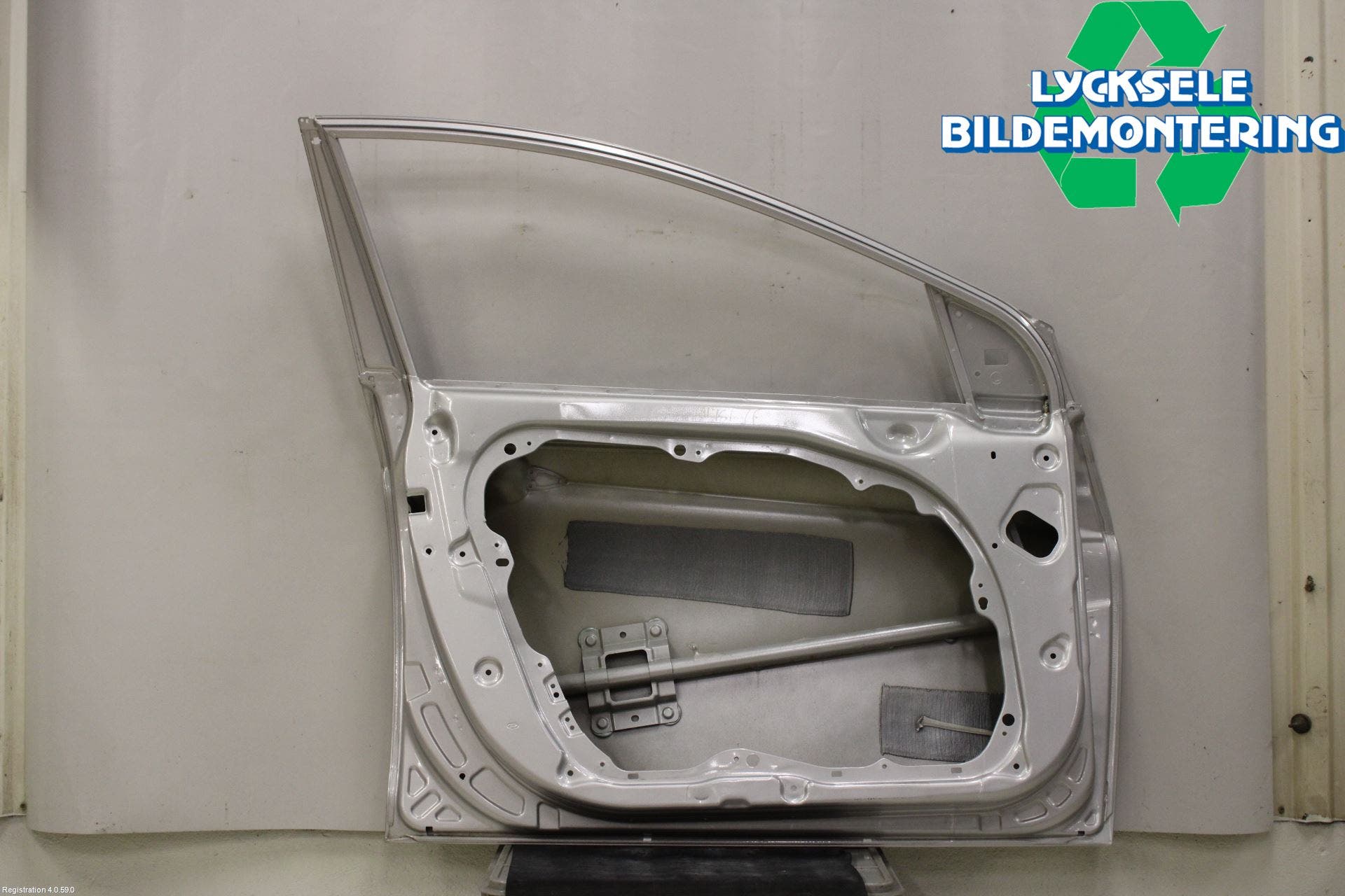 Hyundai i40 08-15 Dörr Fram Vänster