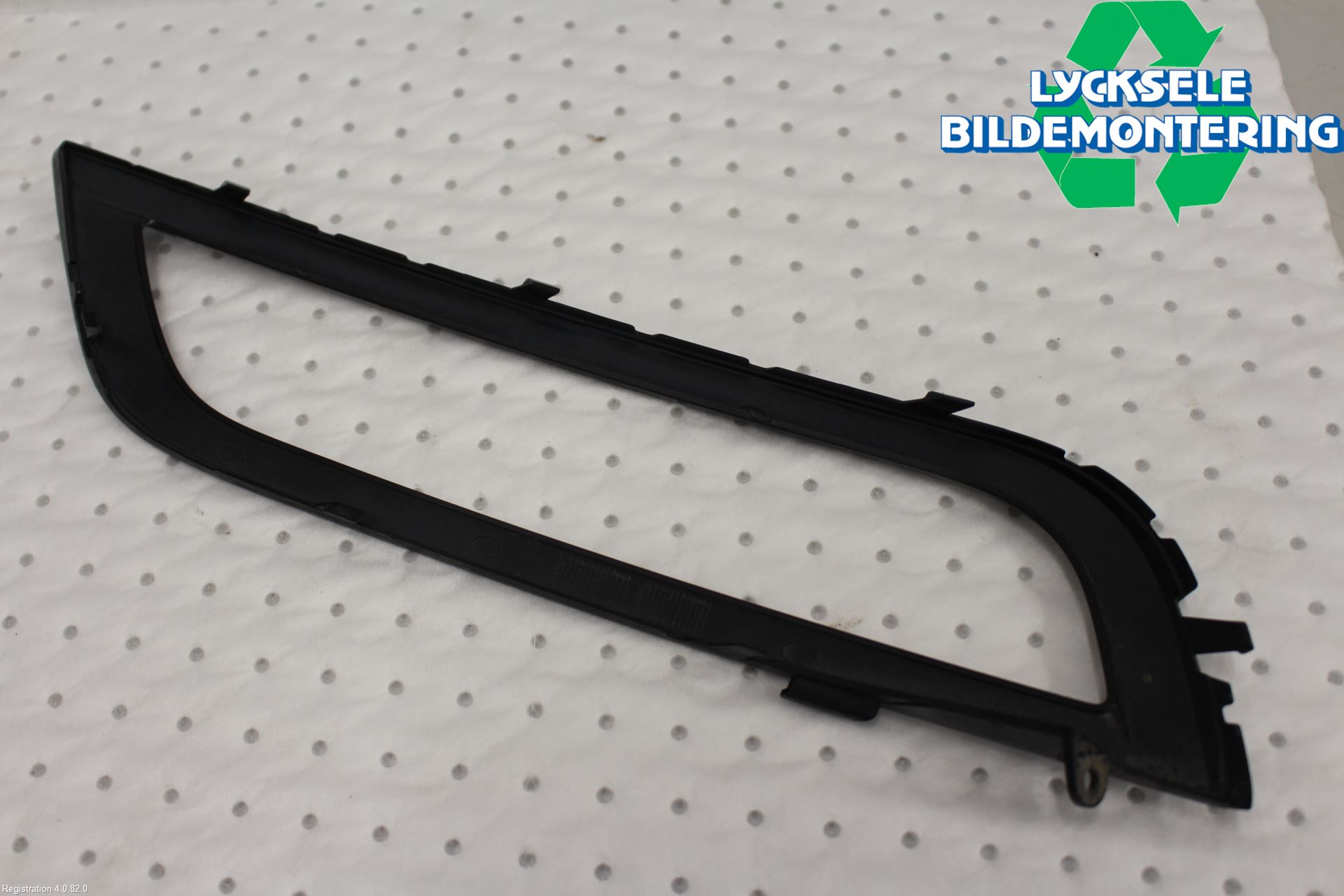 Volkswagen VW PASSAT 11-14 Dimljussarg Fram