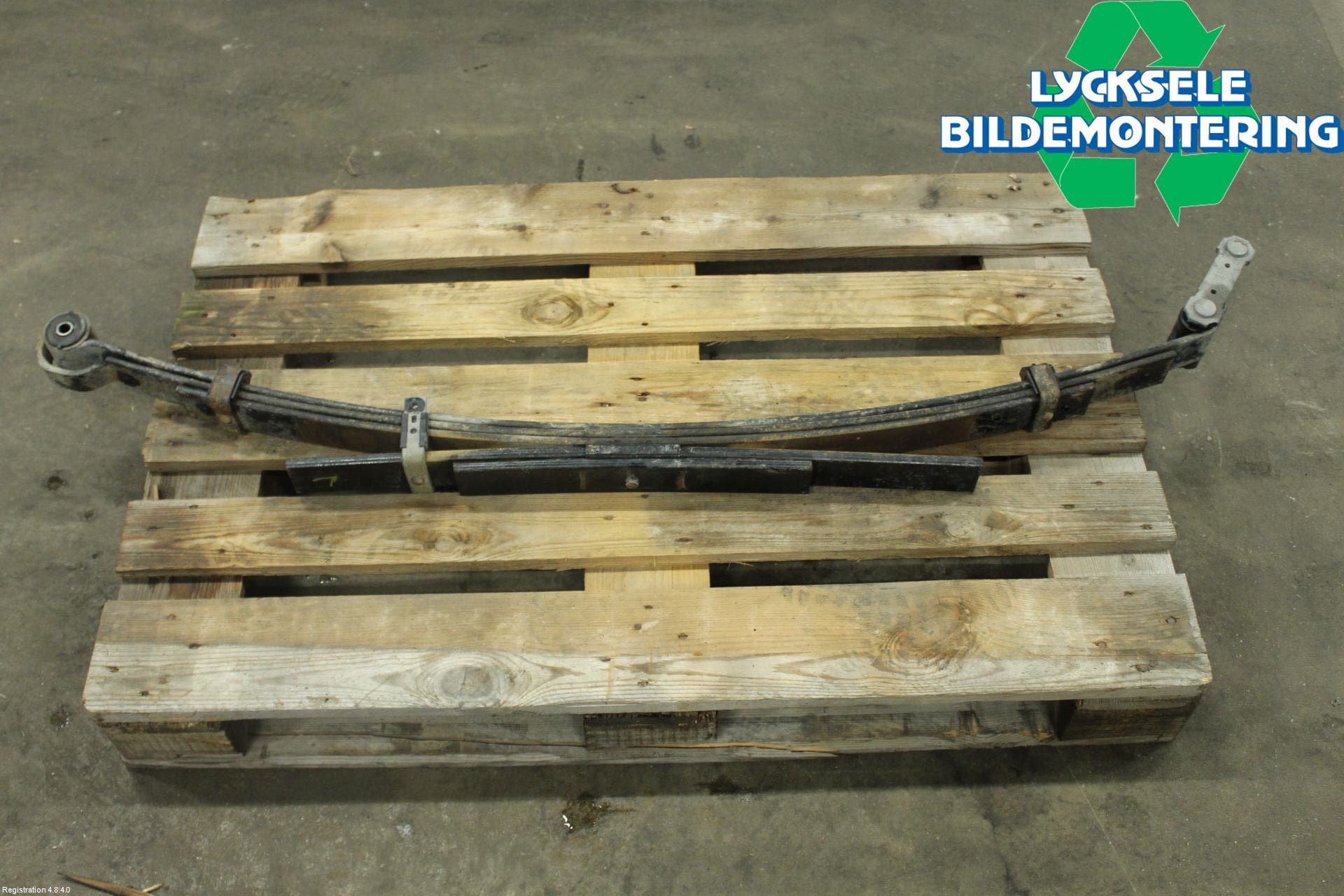 Toyota HILUX 16- Fjäder Bak Blad