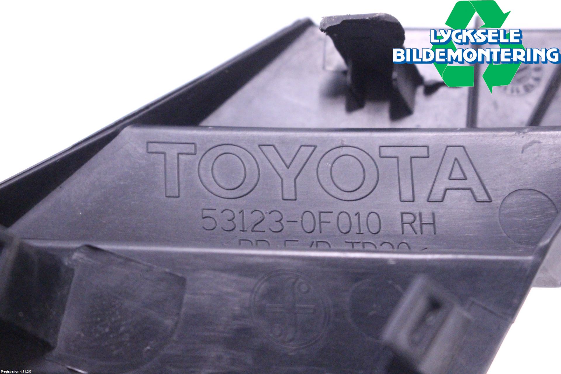 Toyota VERSO 09-18 Grilldel Höger