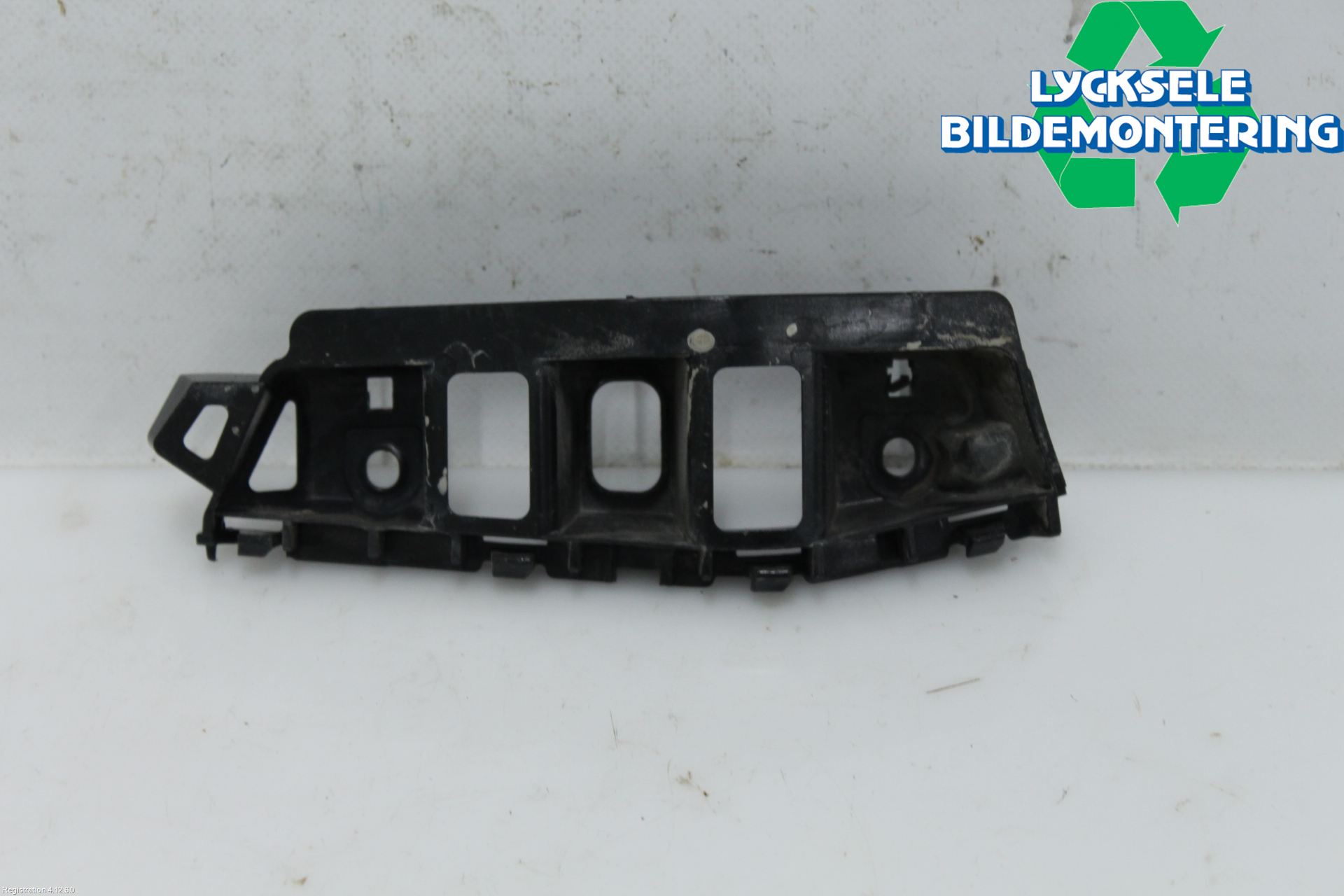 Volkswagen VW TOUAREG 7P 11-18 Stötfångarfäste Fram Hö