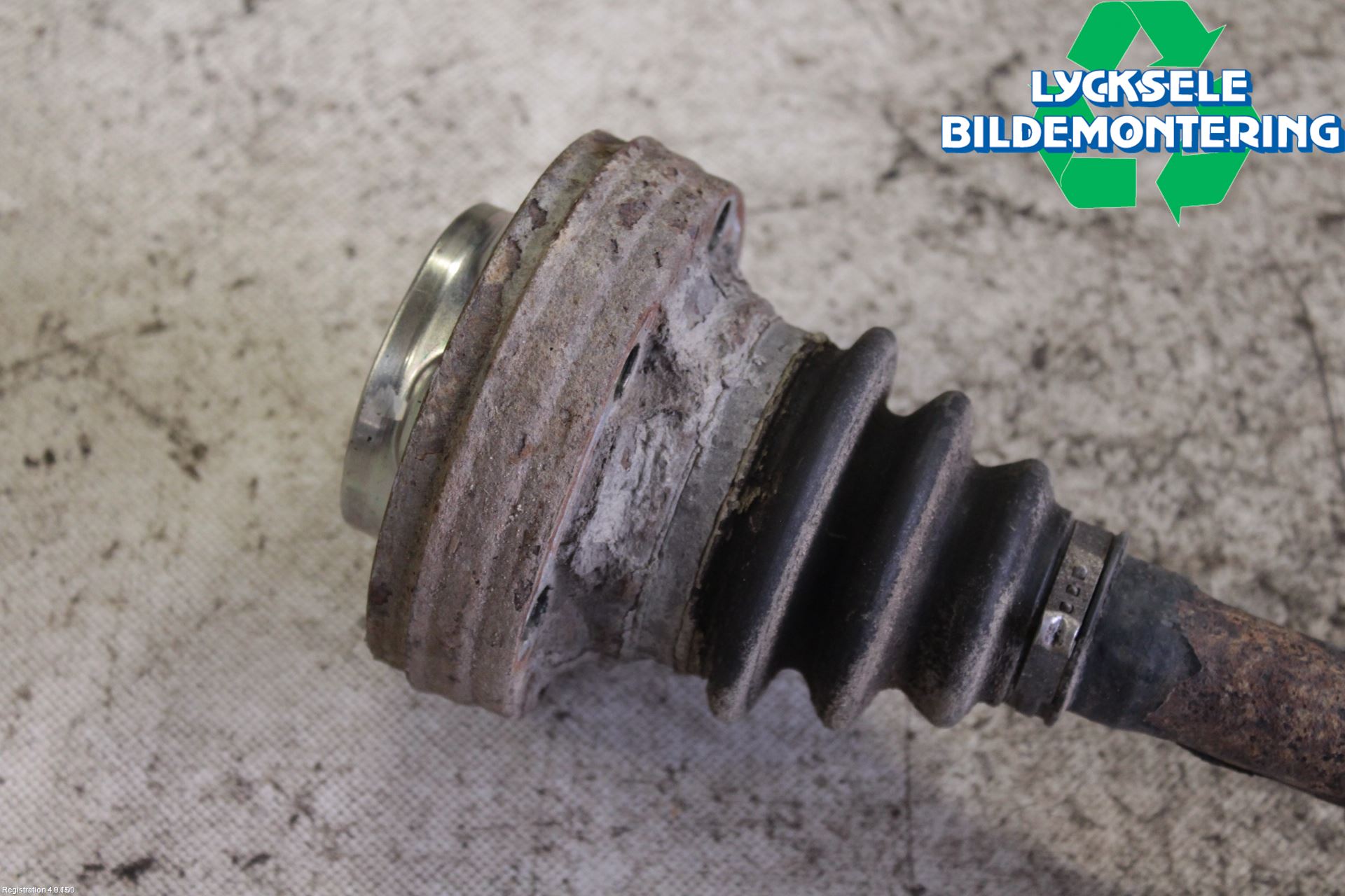 BMW 3 E90/91 SED/TOU 05-12 Drivaxel Bak Vänster