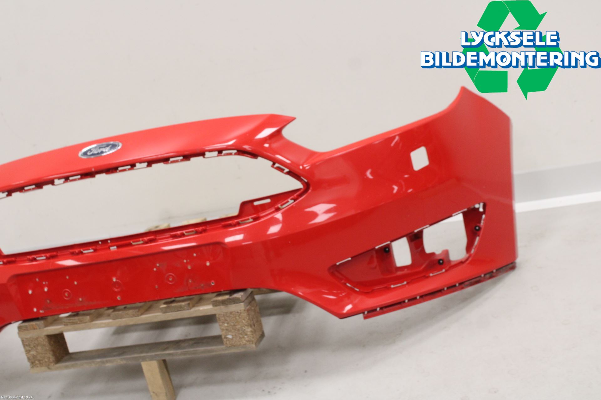 Ford FOCUS 15-18 Stötfångarbeklädnad Fram