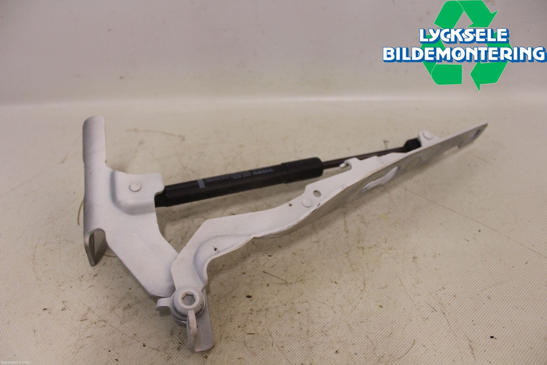 Volvo S60 11-13 Huvgångjärn