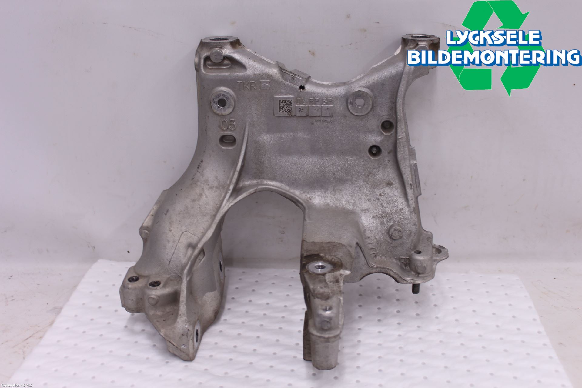 Audi A6 F2/C8 19- Framvagnsbalk