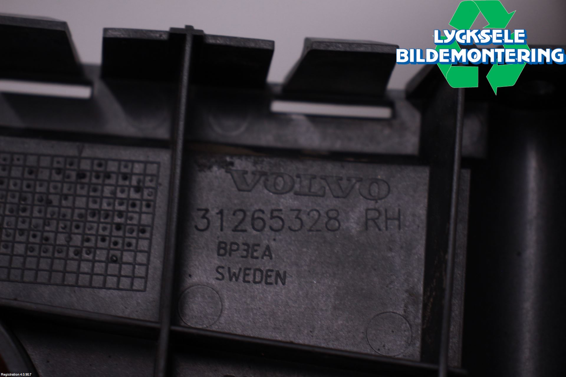 Volvo V70 14-16 Stötfångarfäste Bak Hö